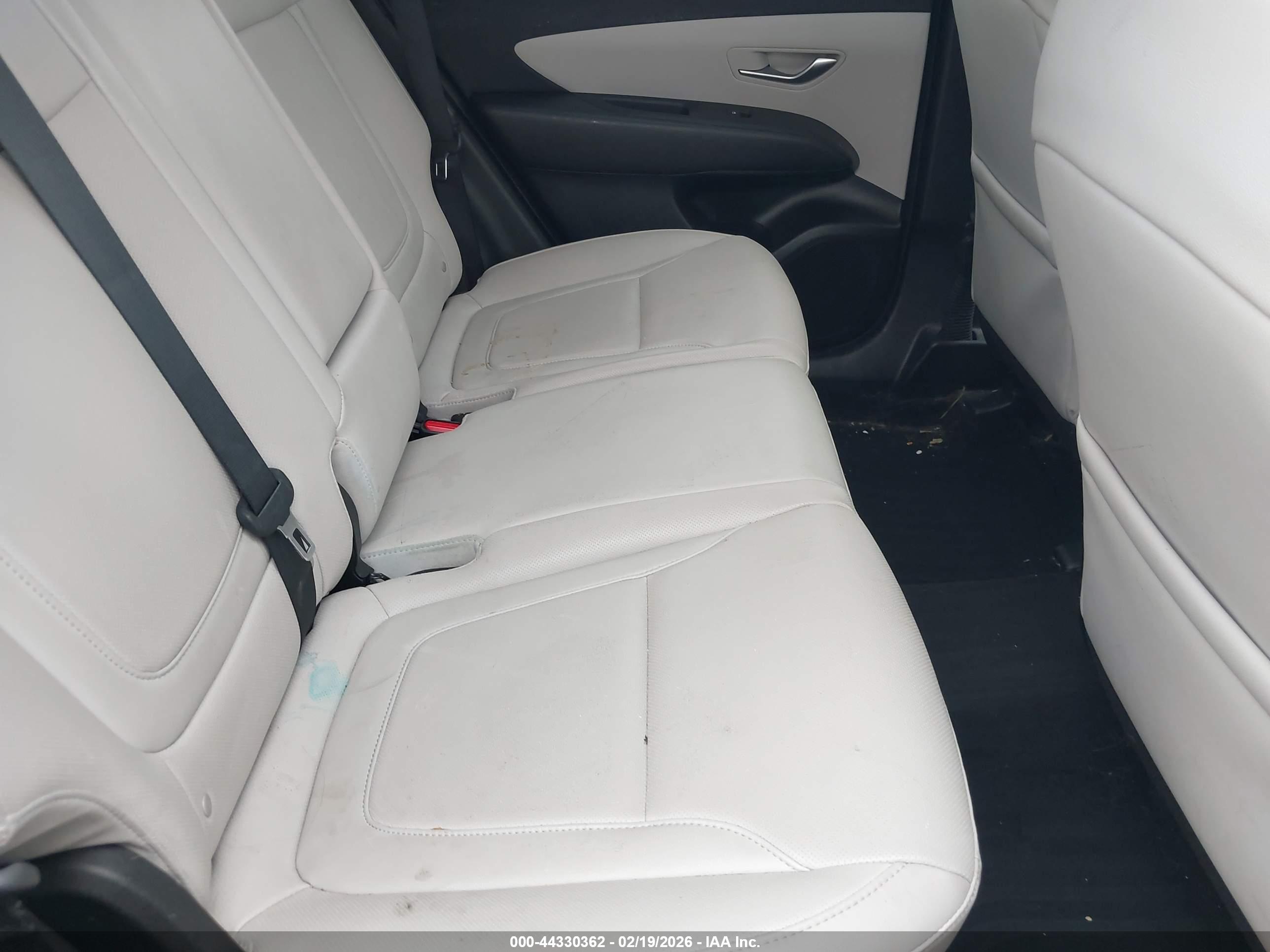 HYUNDAI TUCSON image 8