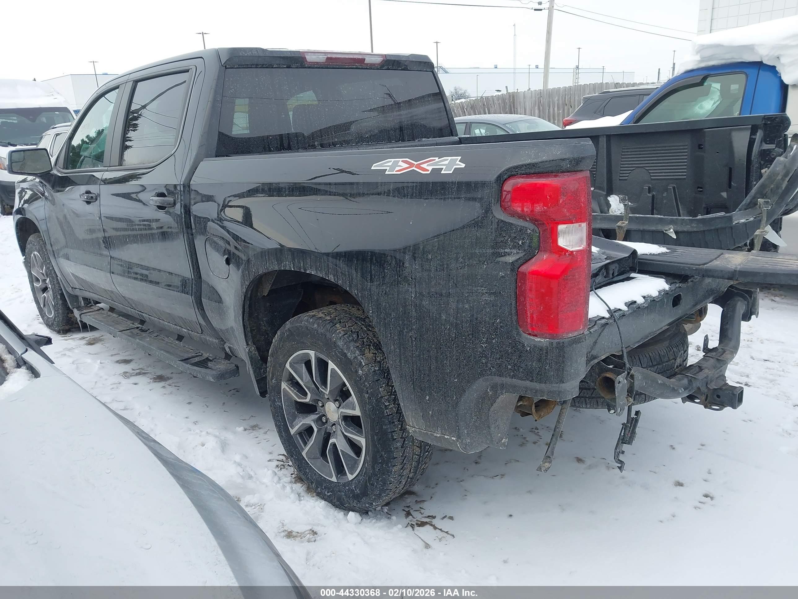 CHEVROLET SILVERADO image 3