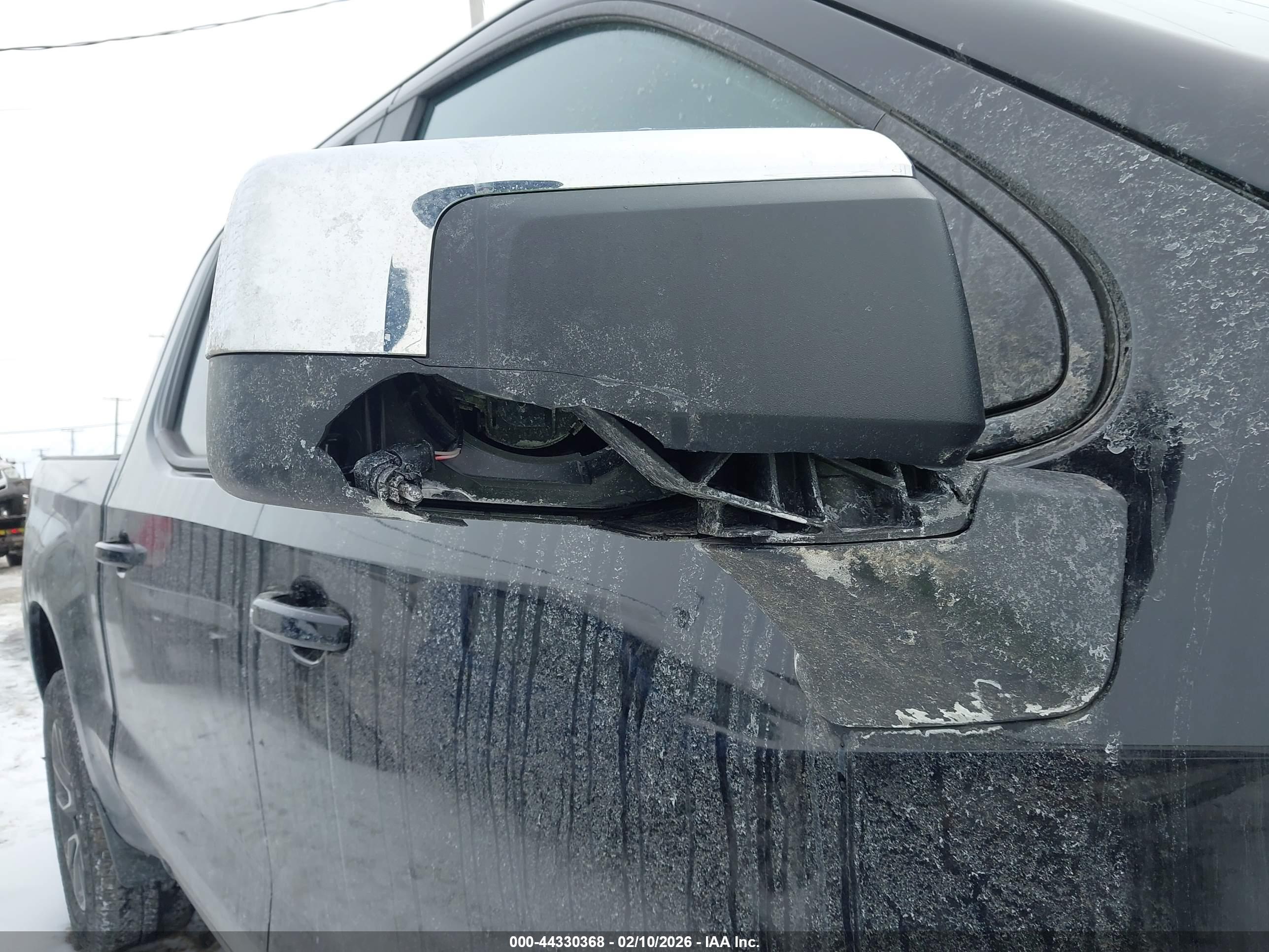 CHEVROLET SILVERADO image 6