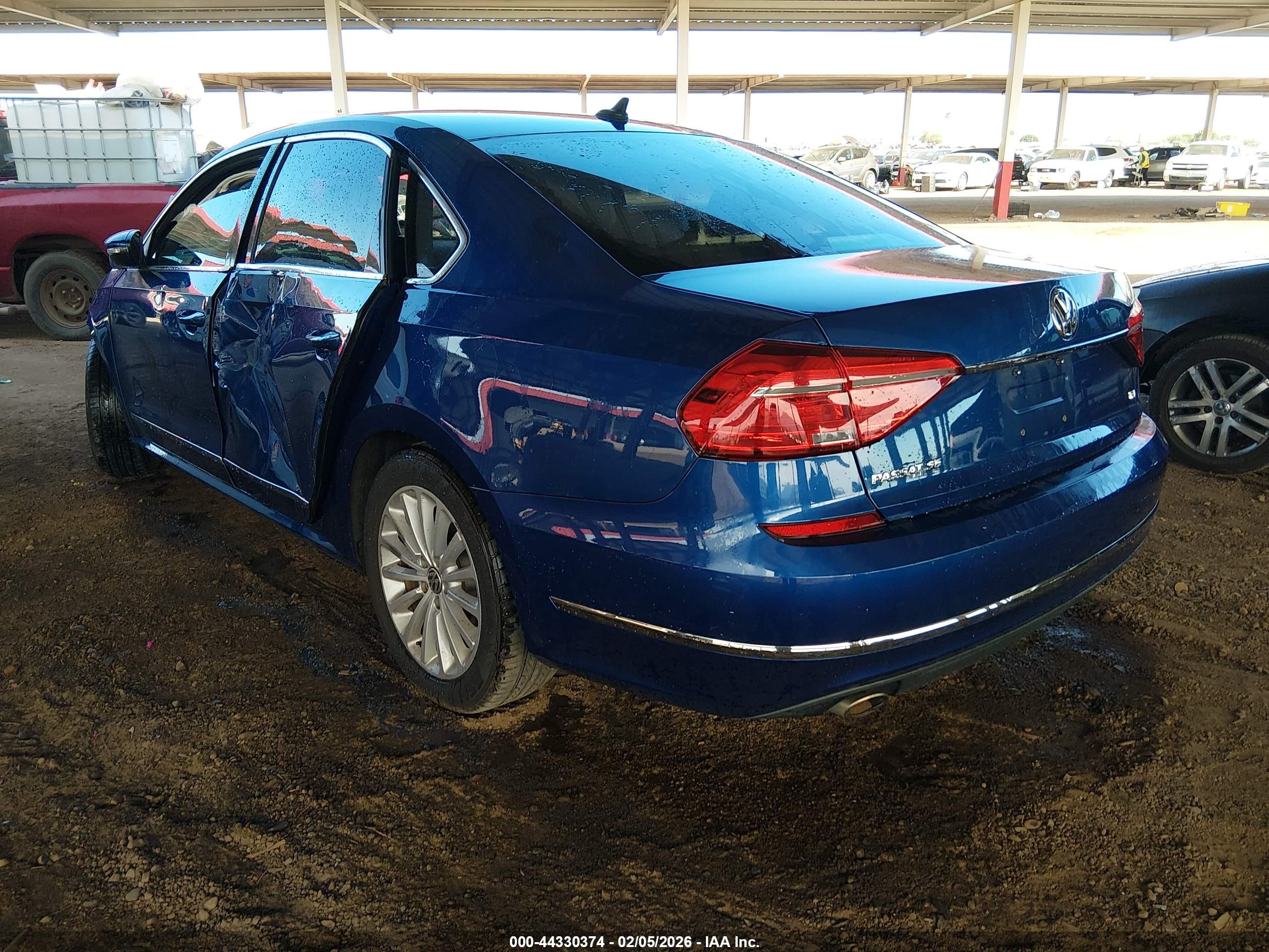 VOLKSWAGEN PASSAT image 3