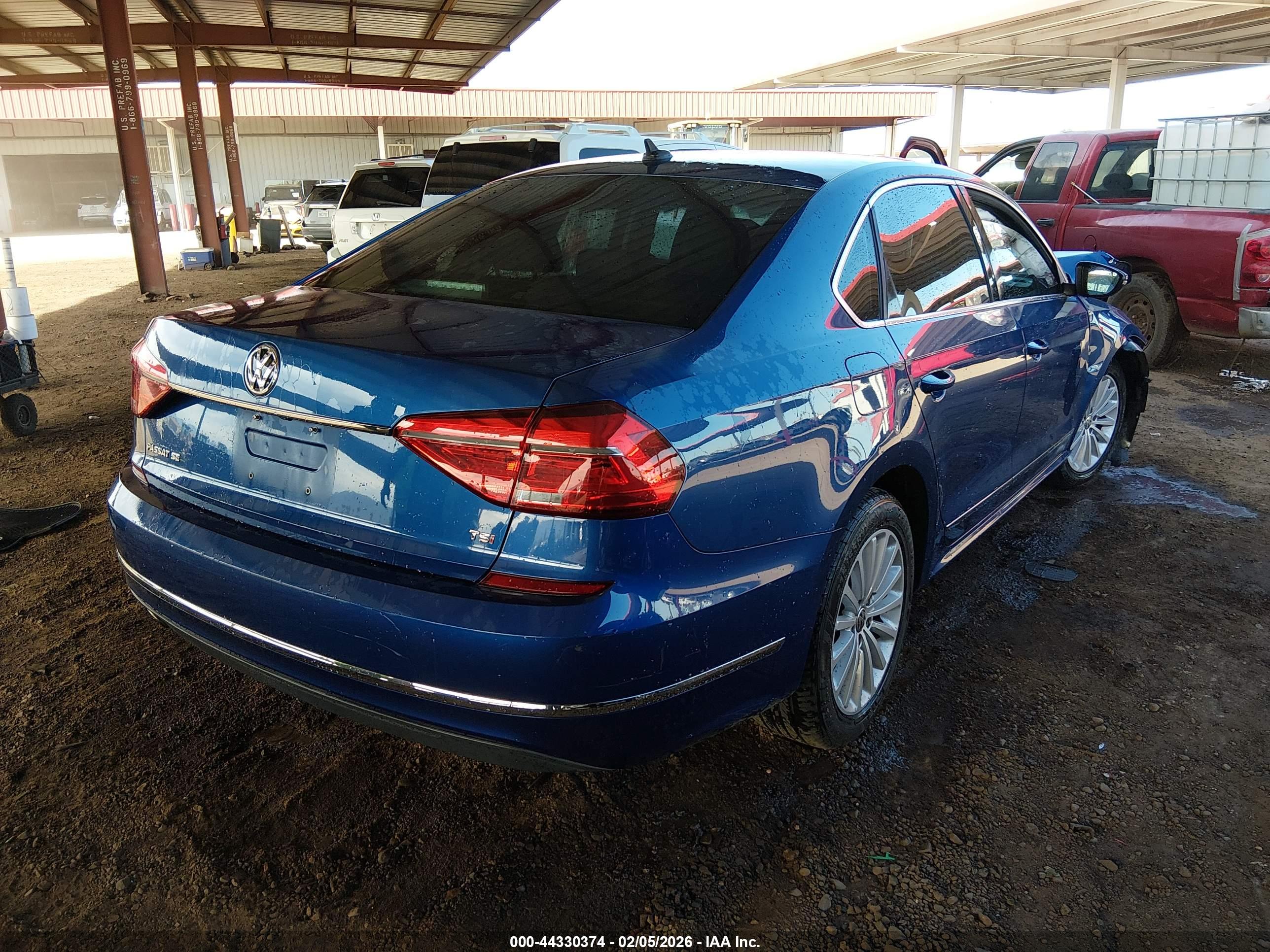 VOLKSWAGEN PASSAT image 4