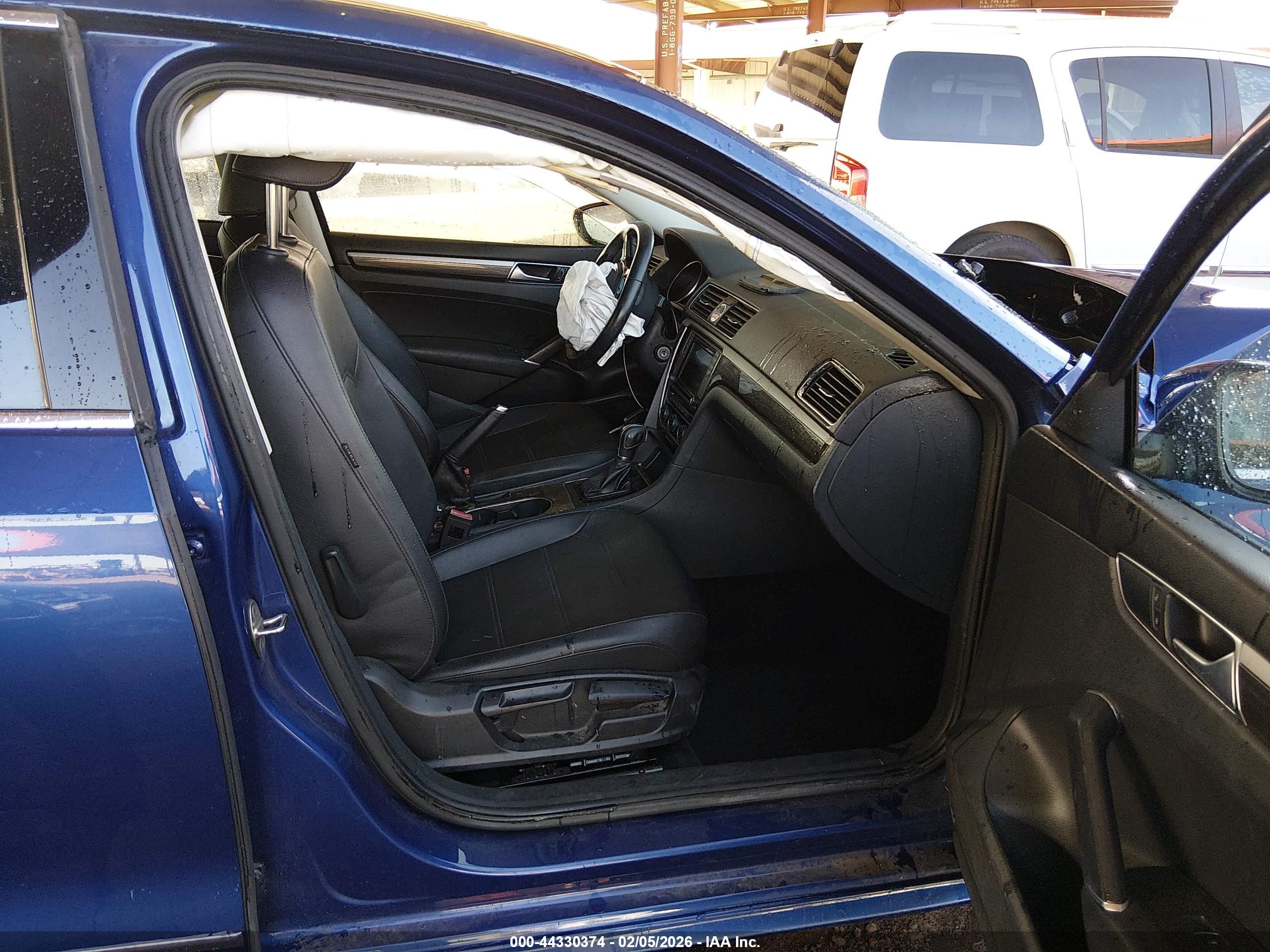 VOLKSWAGEN PASSAT image 5