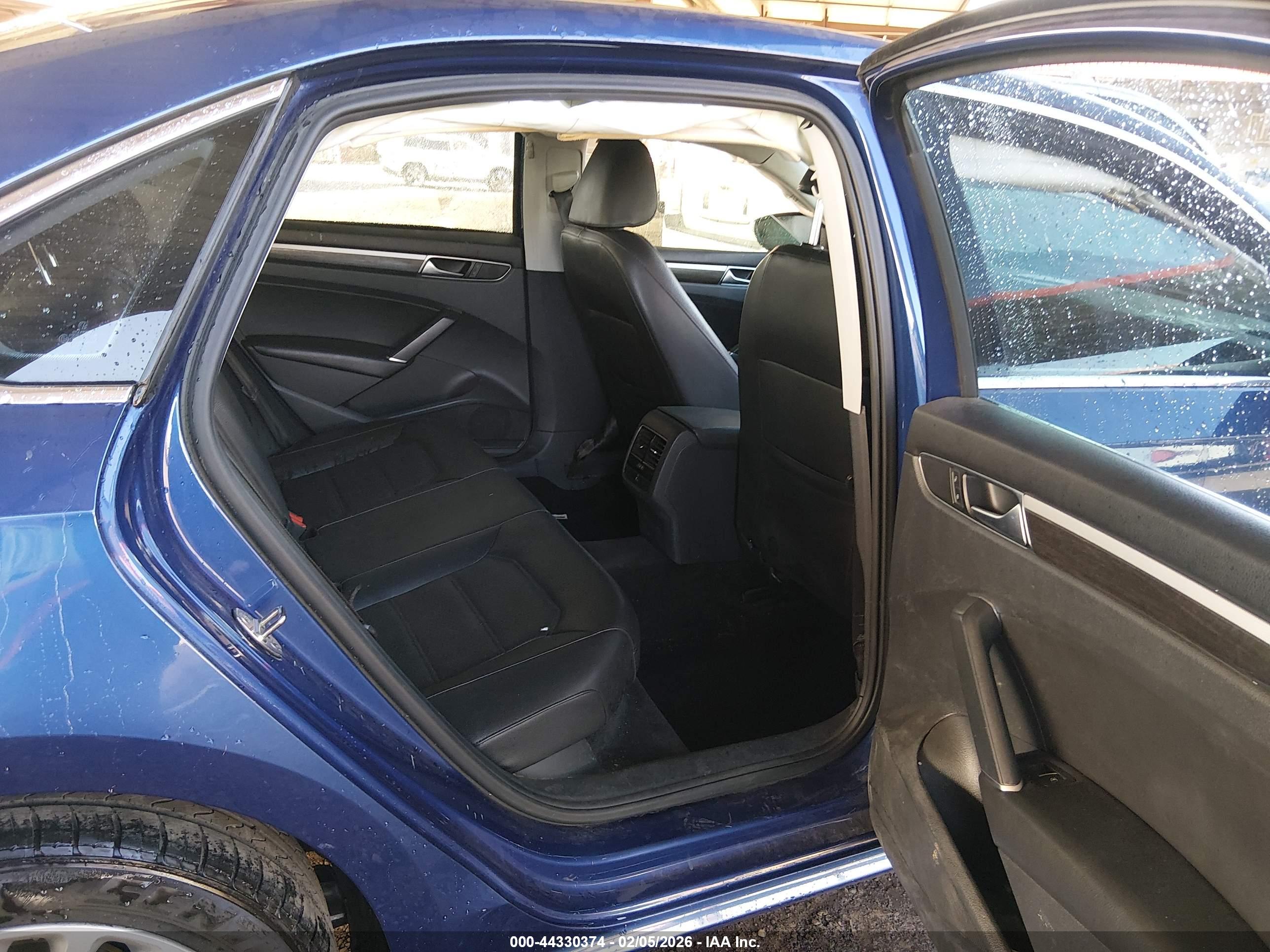 VOLKSWAGEN PASSAT image 8