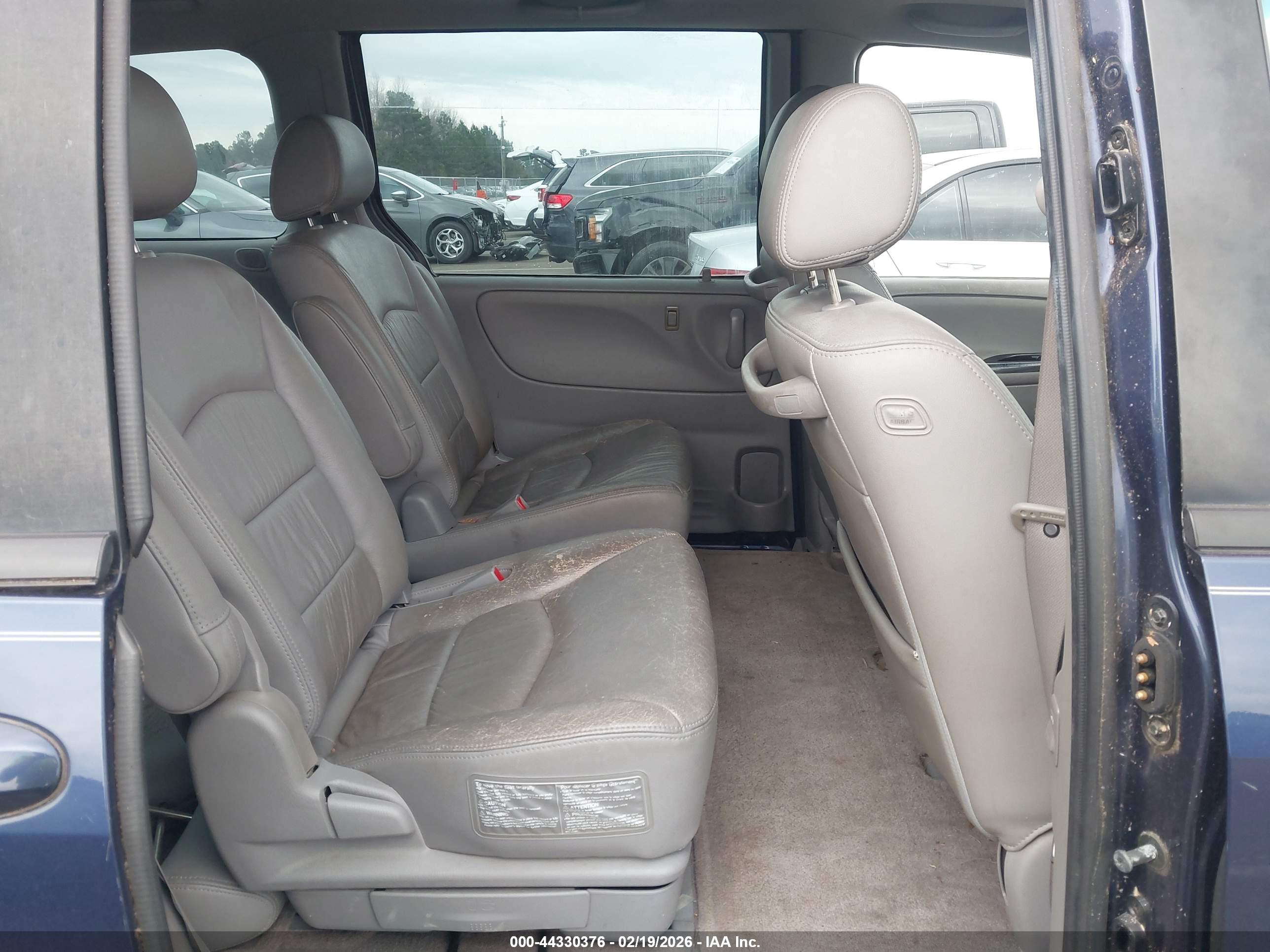 MAZDA MPV image 8