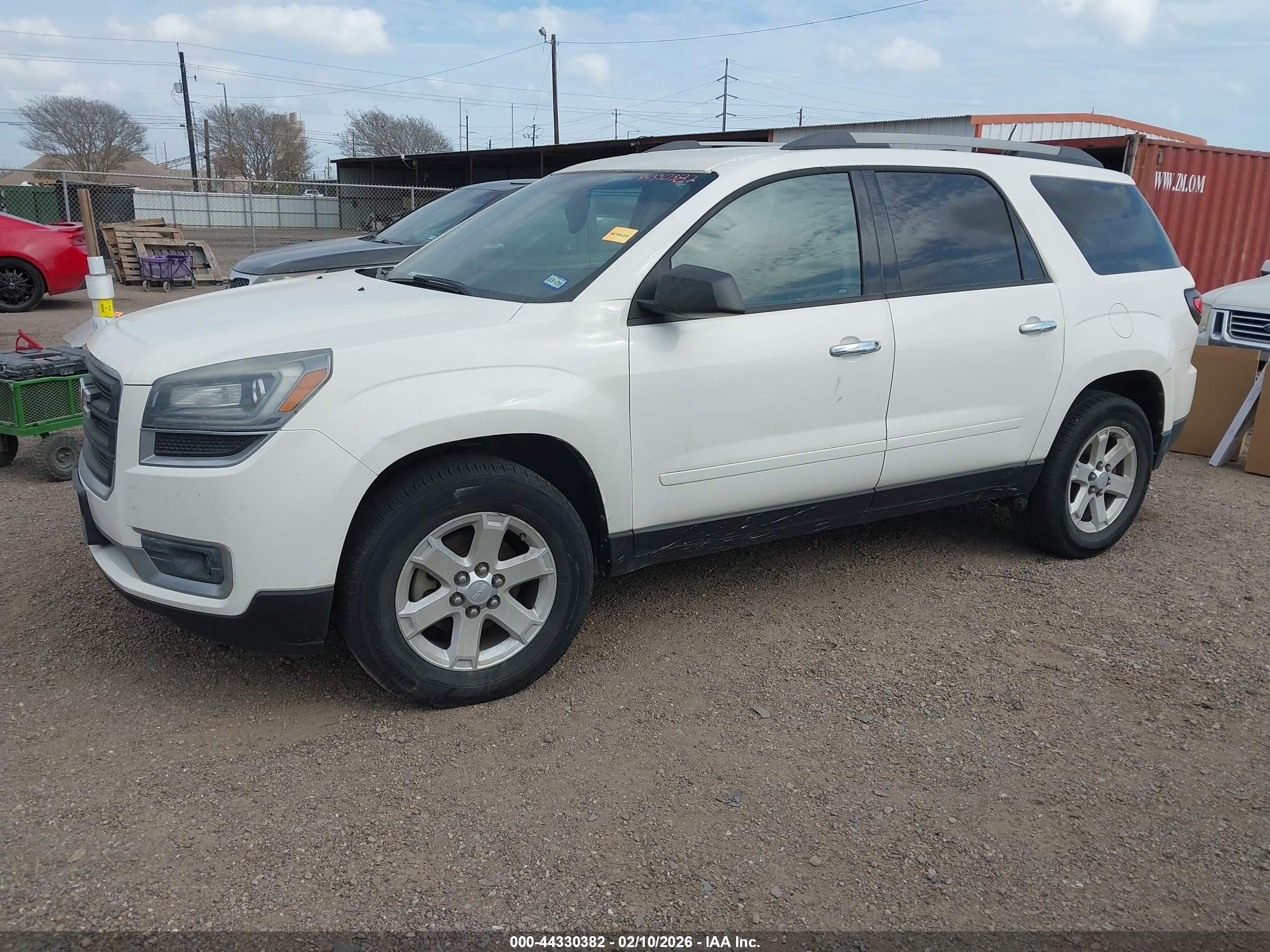 GMC ACADIA image 2