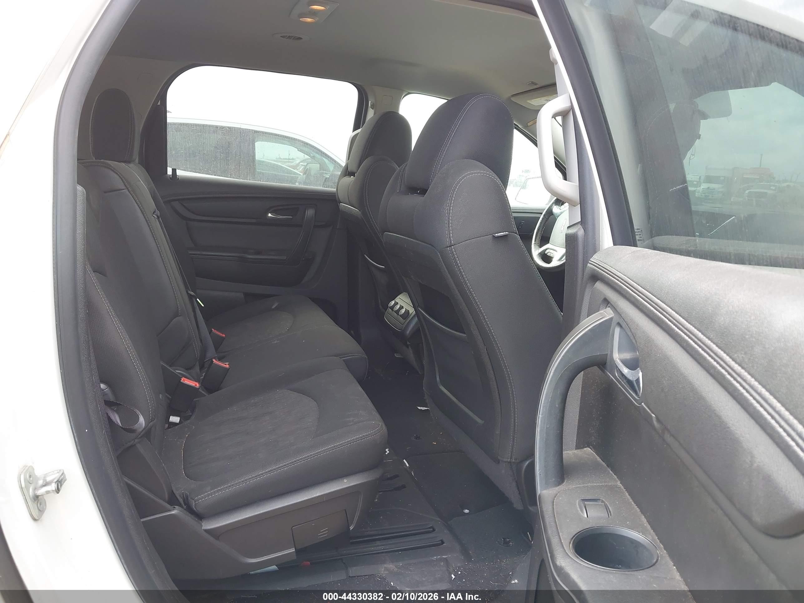 GMC ACADIA image 8