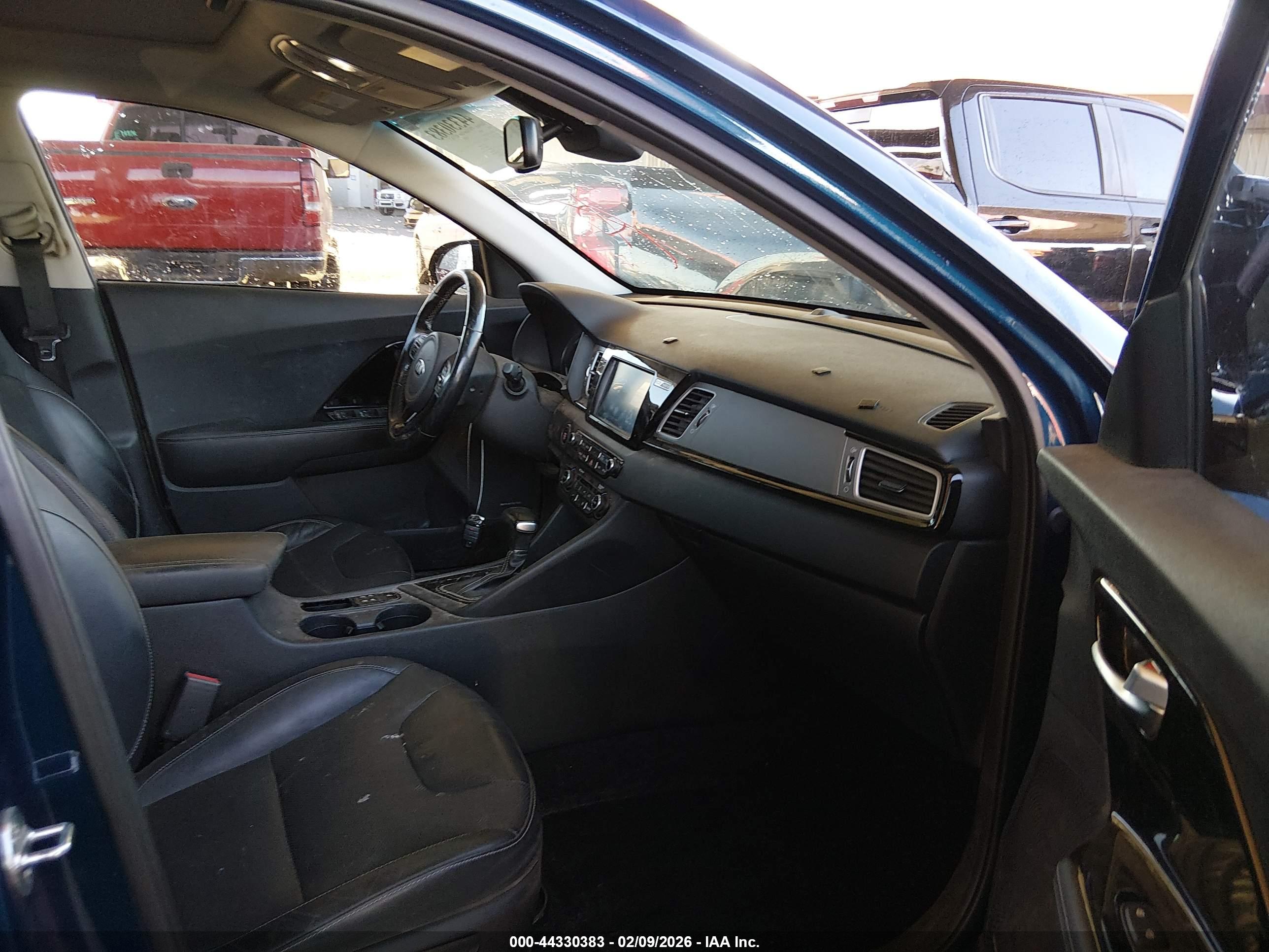 KIA NIRO image 5