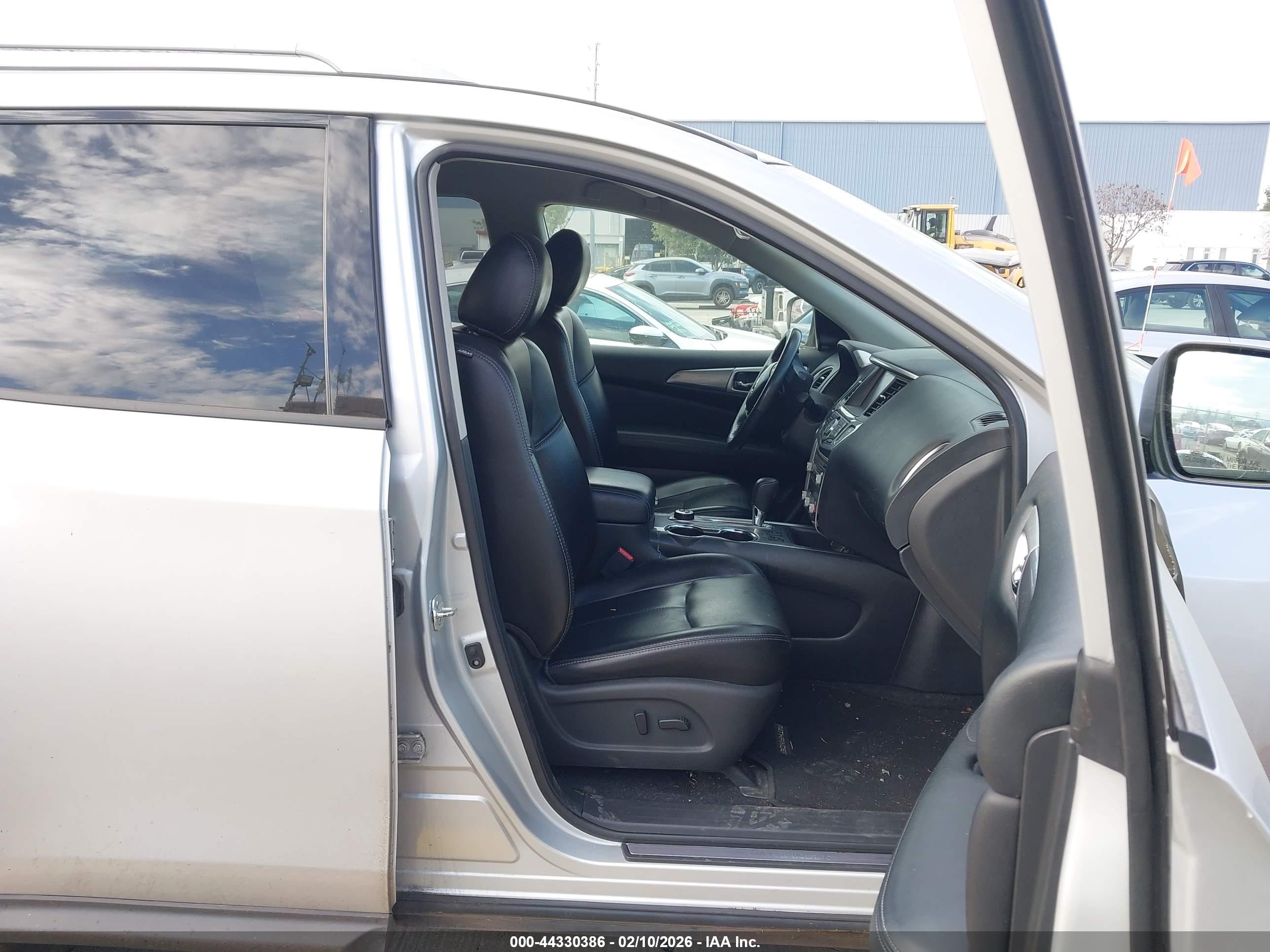 NISSAN PATHFINDER image 5