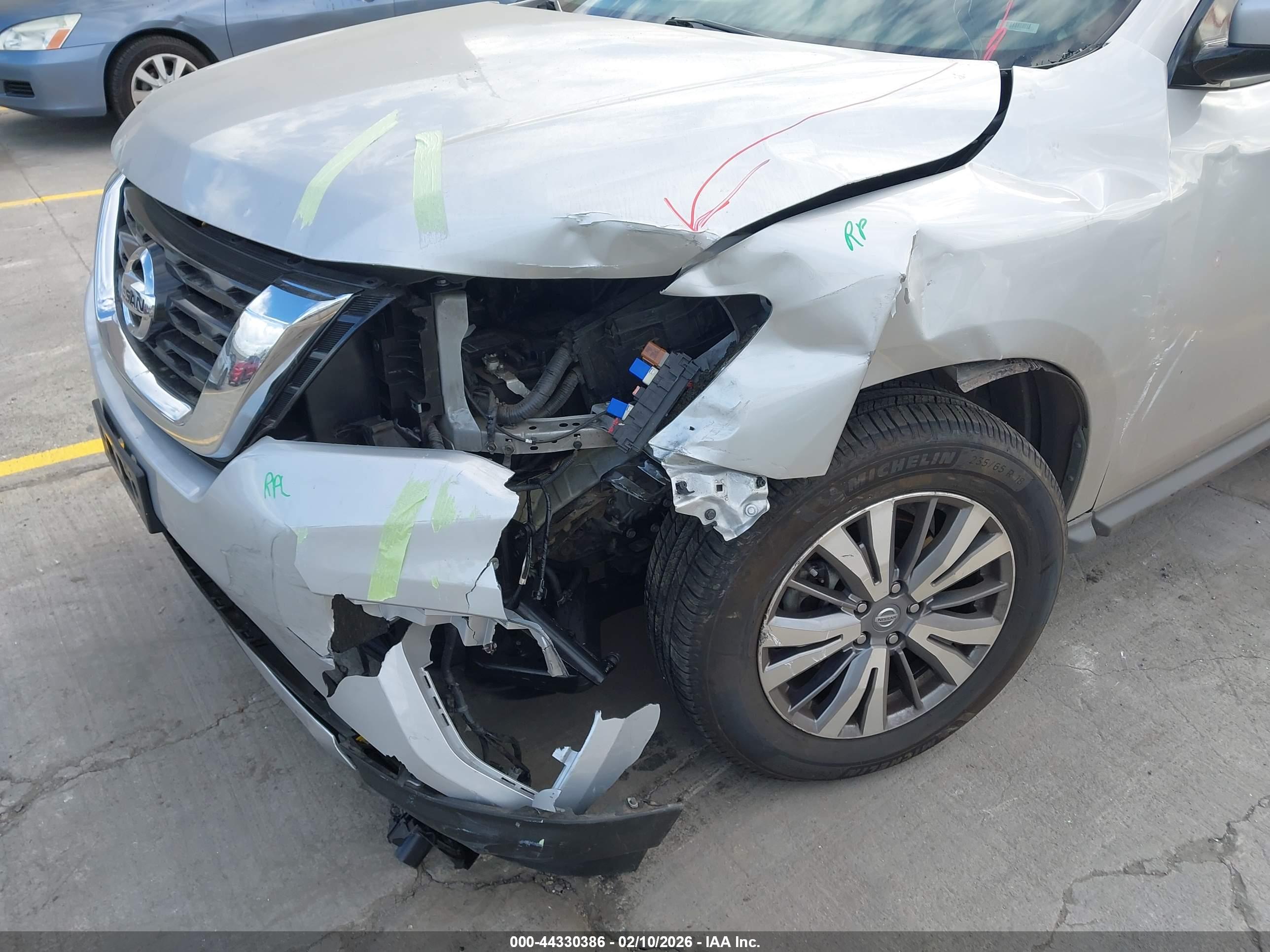 NISSAN PATHFINDER image 6