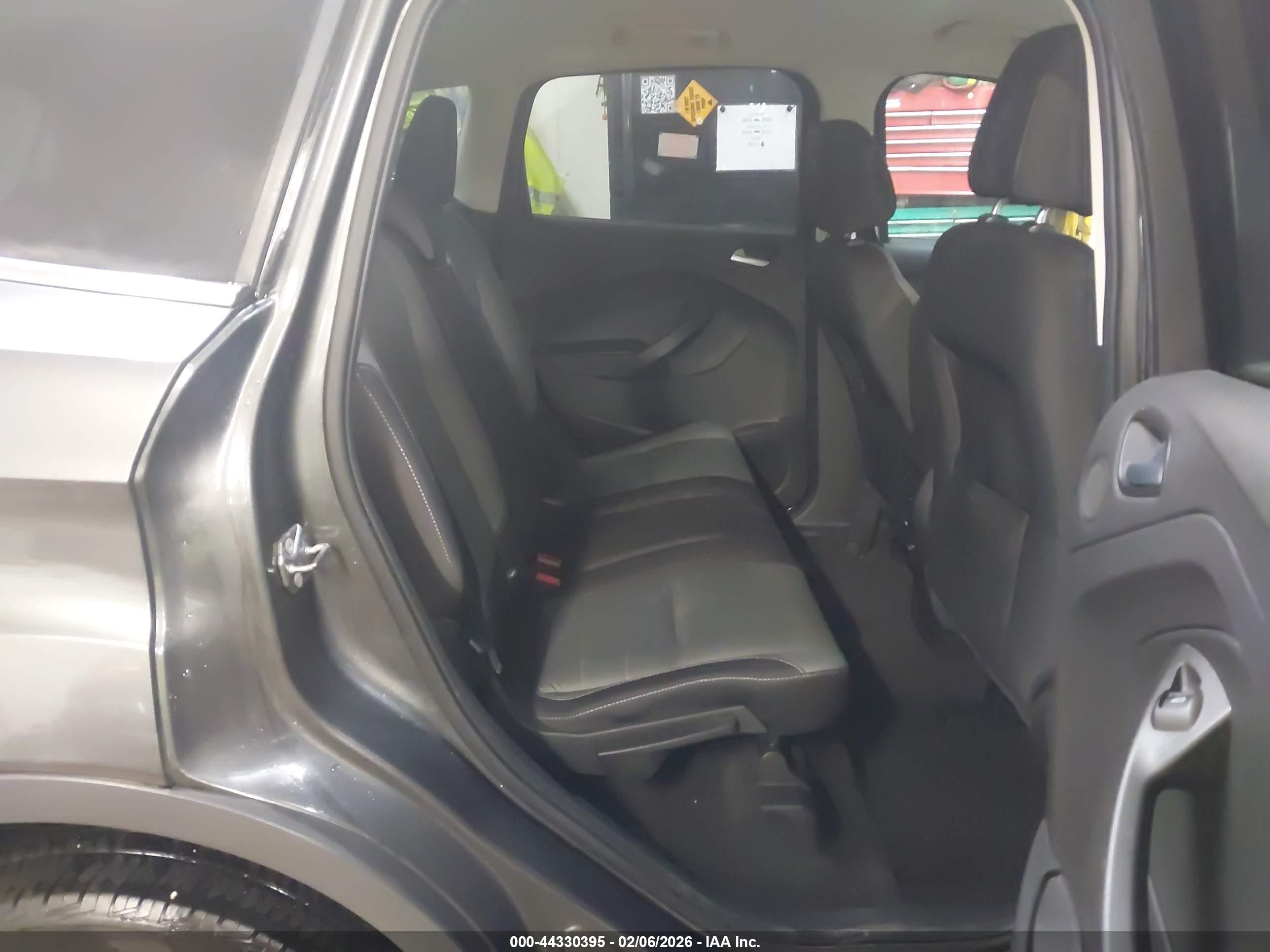 FORD ESCAPE image 8
