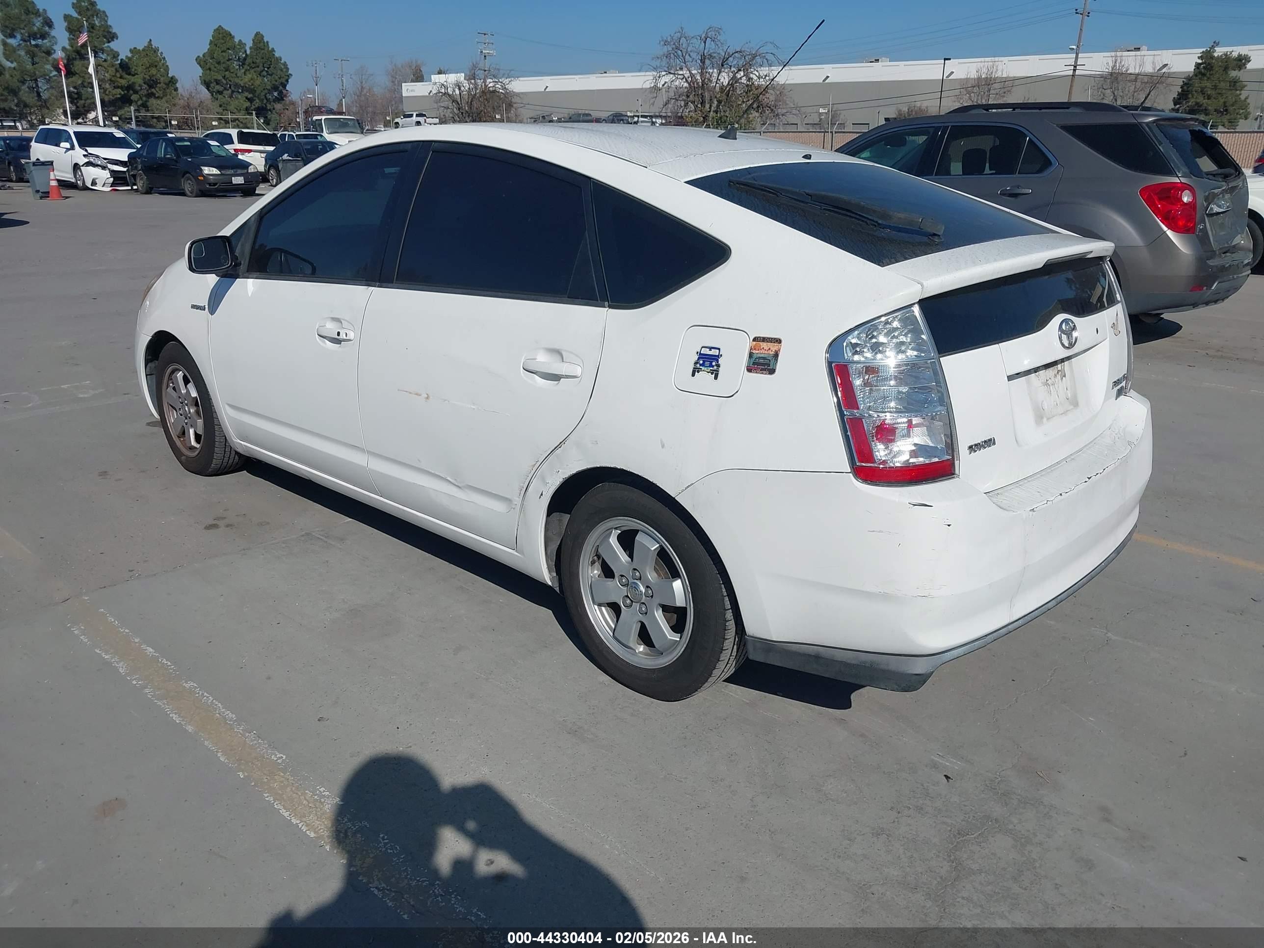 TOYOTA PRIUS image 3