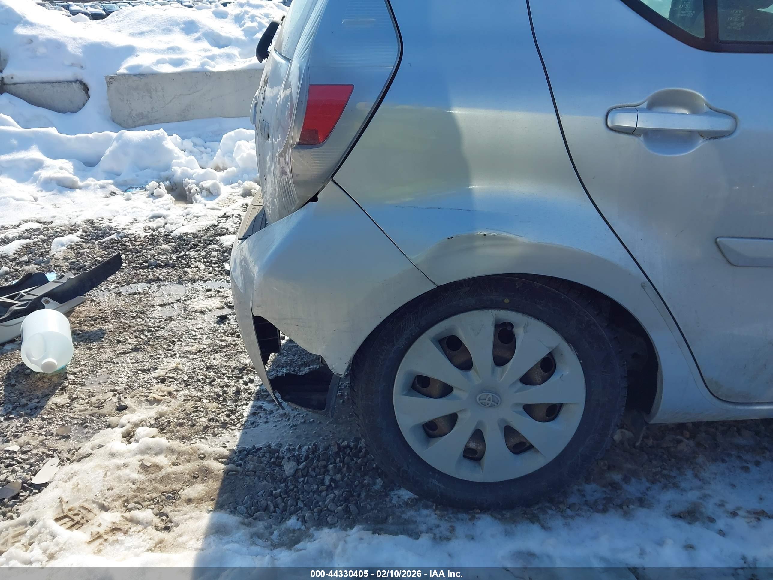 TOYOTA PRIUS image 6