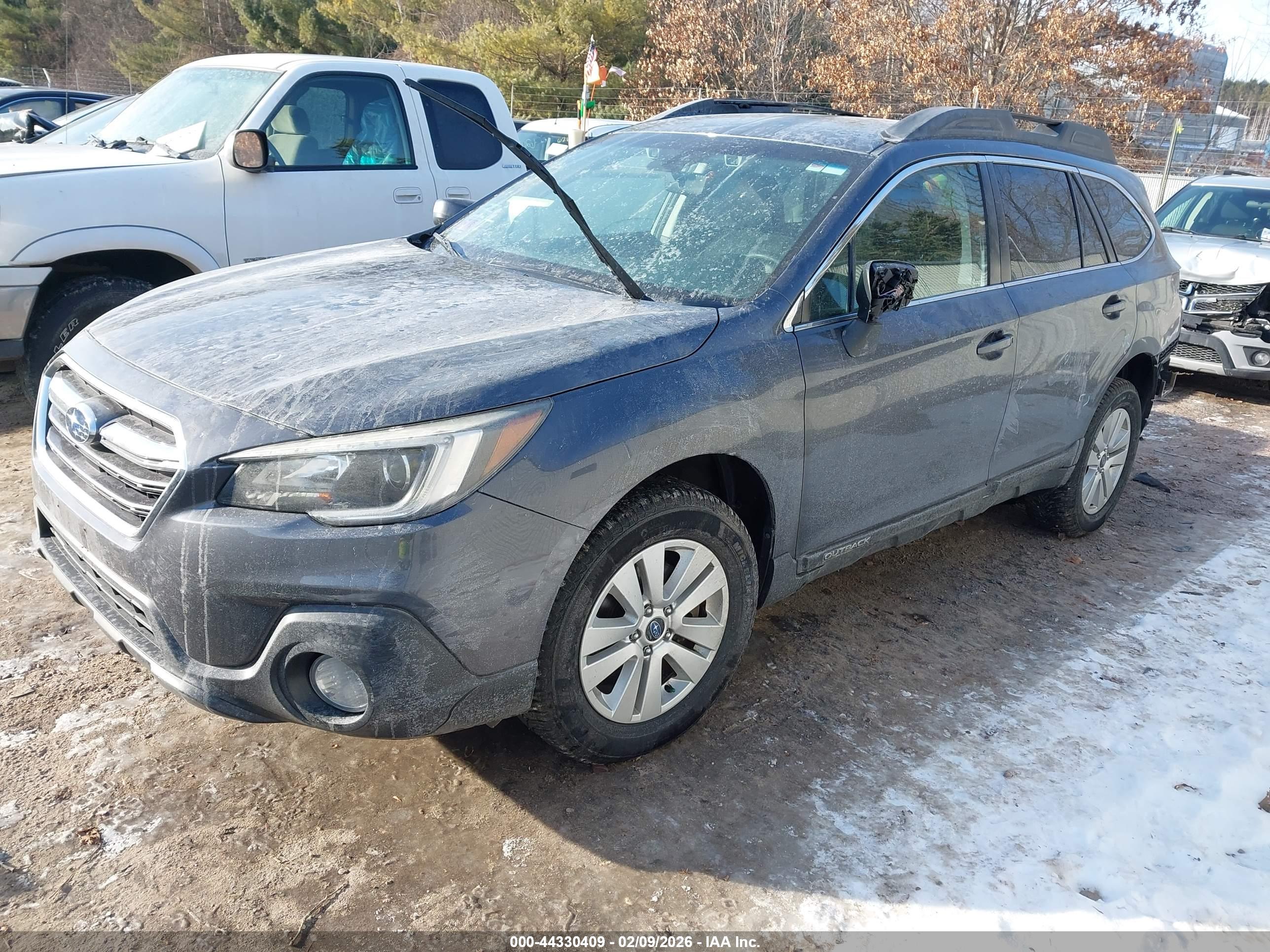 SUBARU OUTBACK image 2