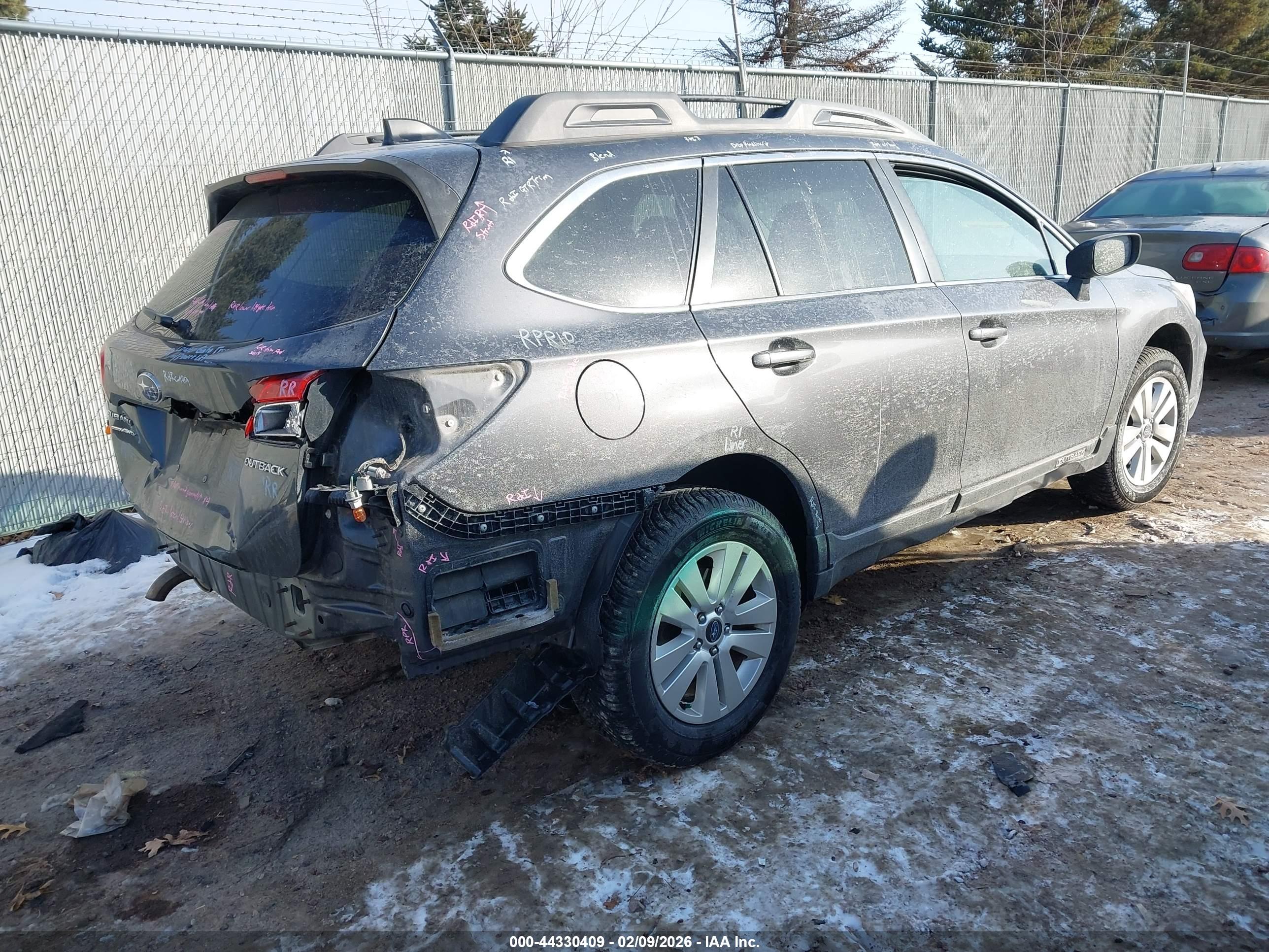 SUBARU OUTBACK image 4