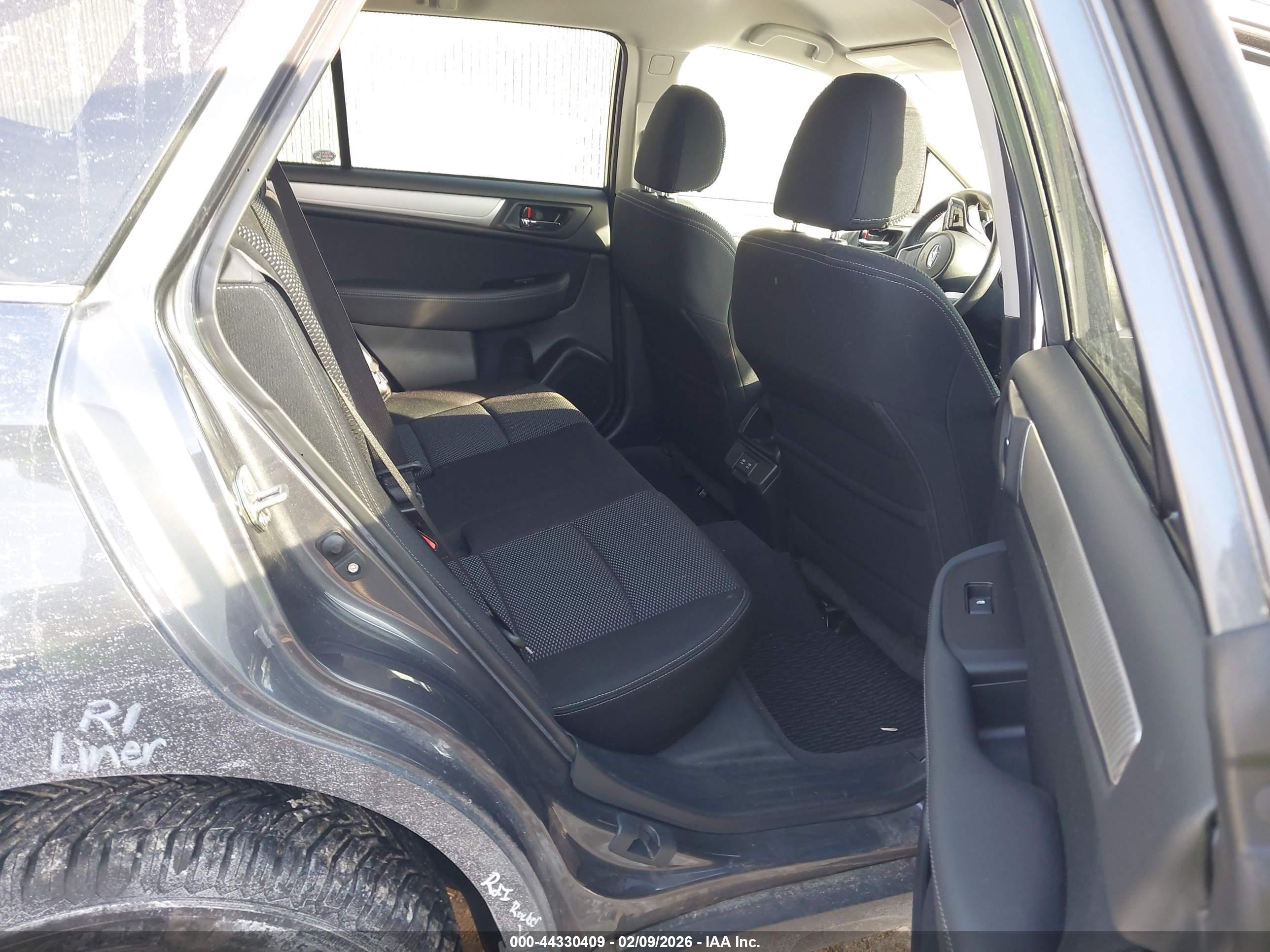 SUBARU OUTBACK image 8