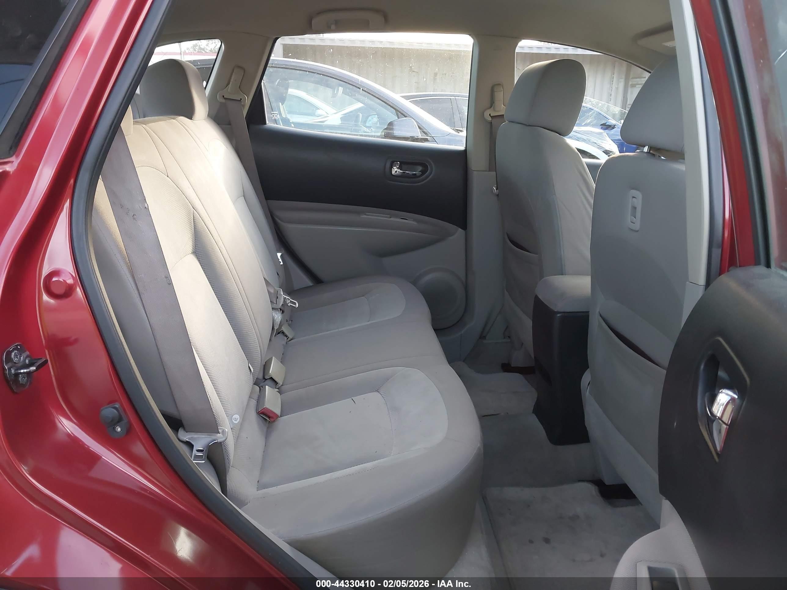 NISSAN ROGUE image 8