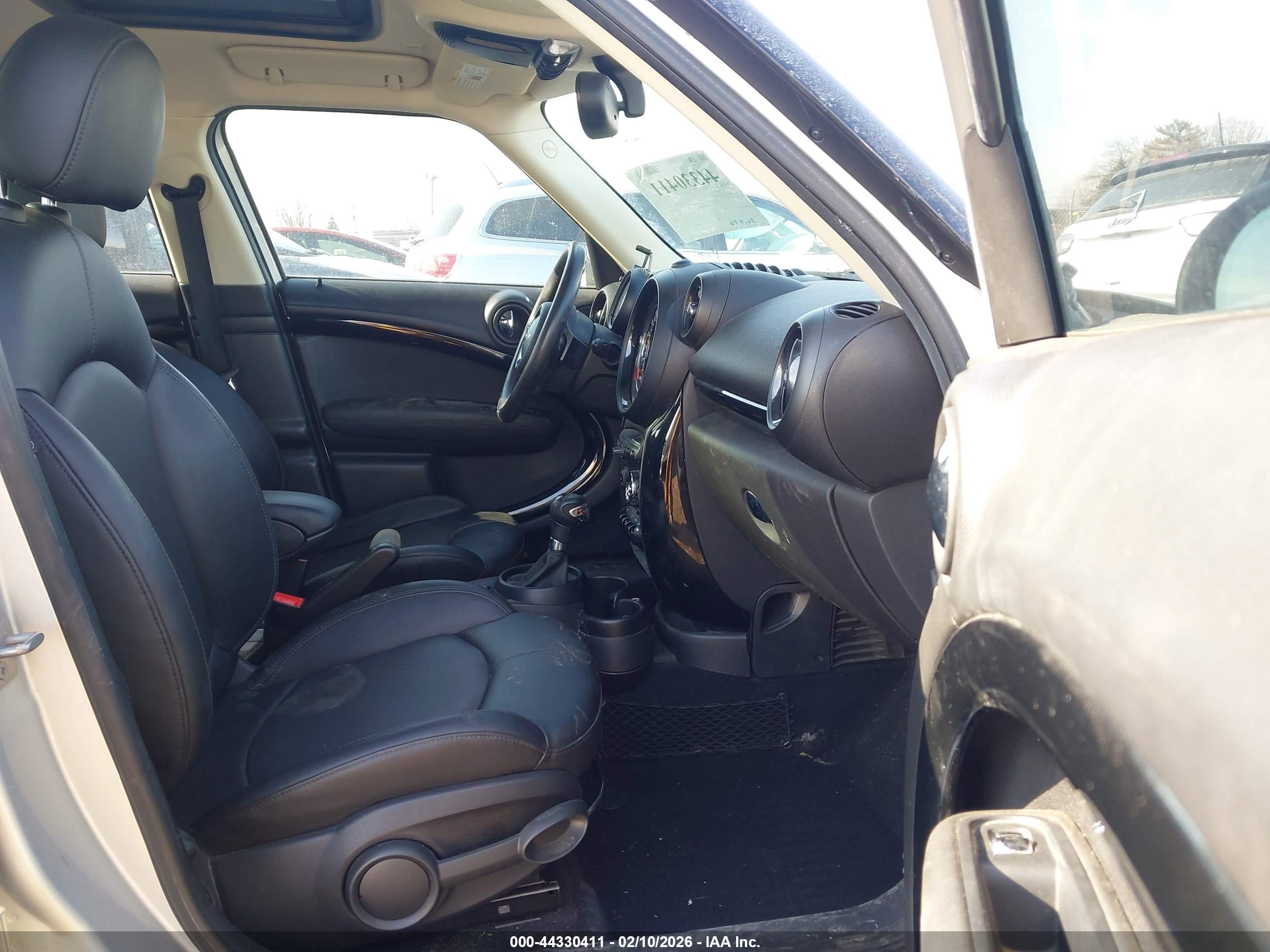 MINI COUNTRYMAN image 5