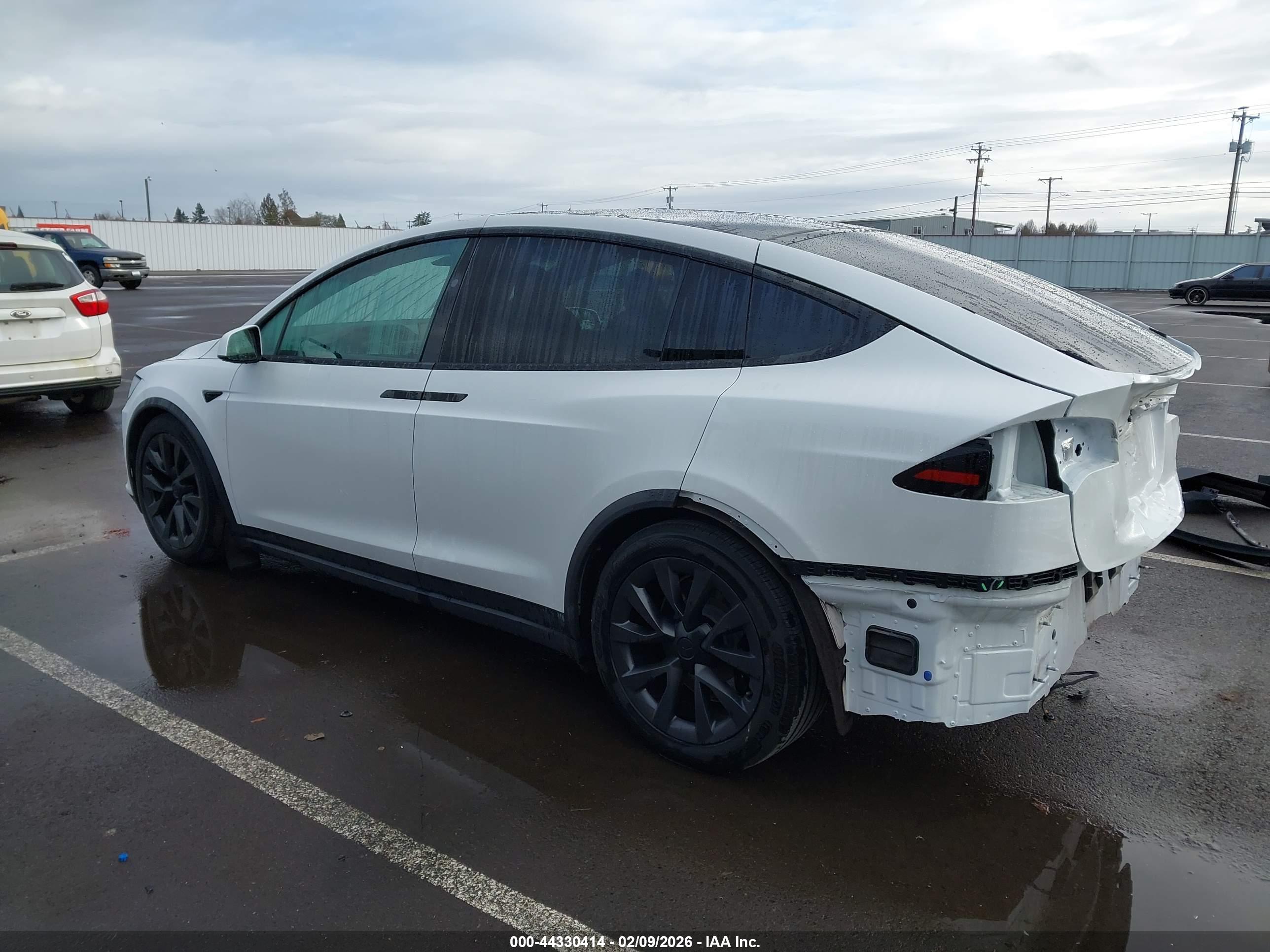 TESLA MODEL image 3