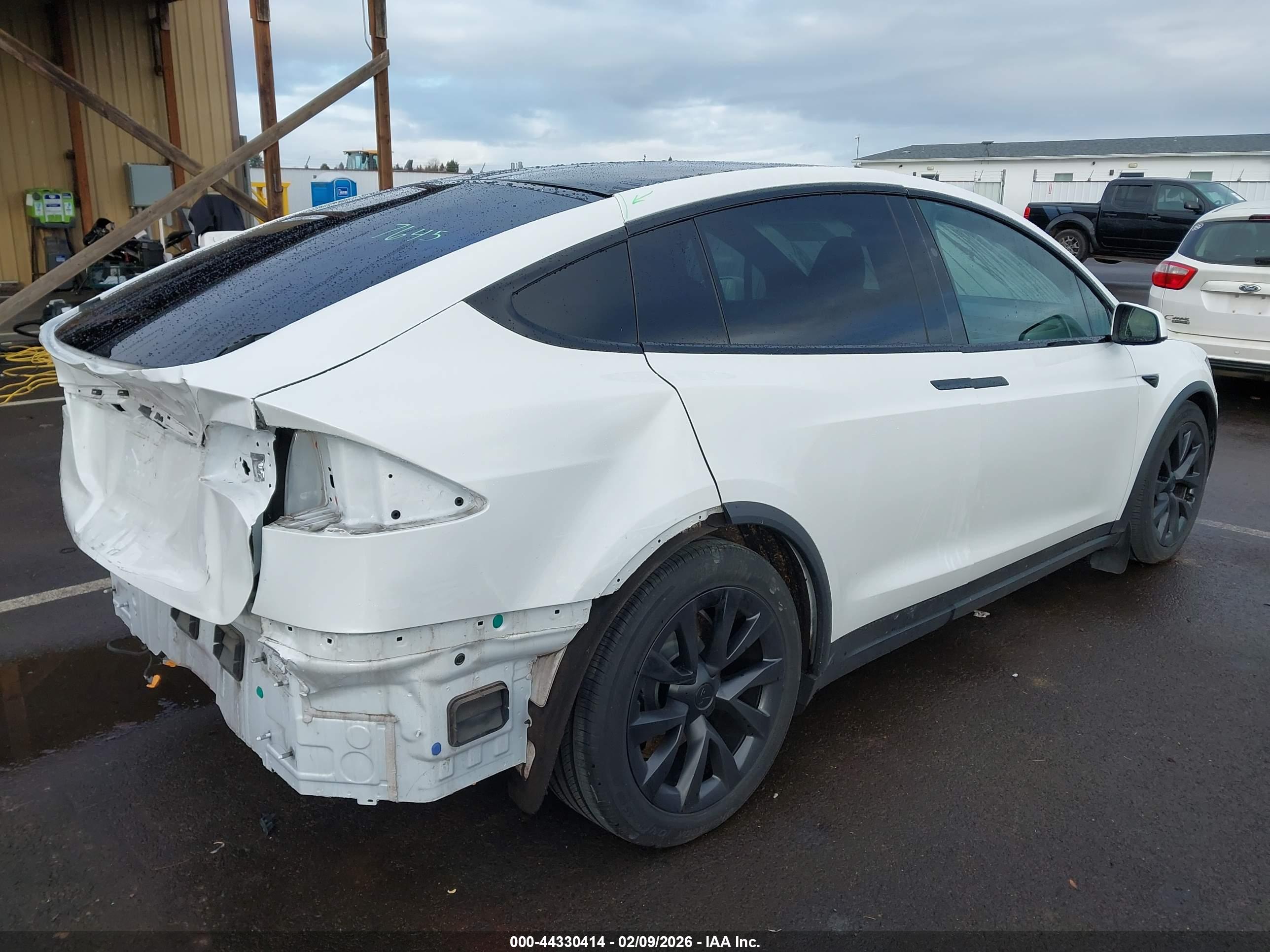 TESLA MODEL image 4