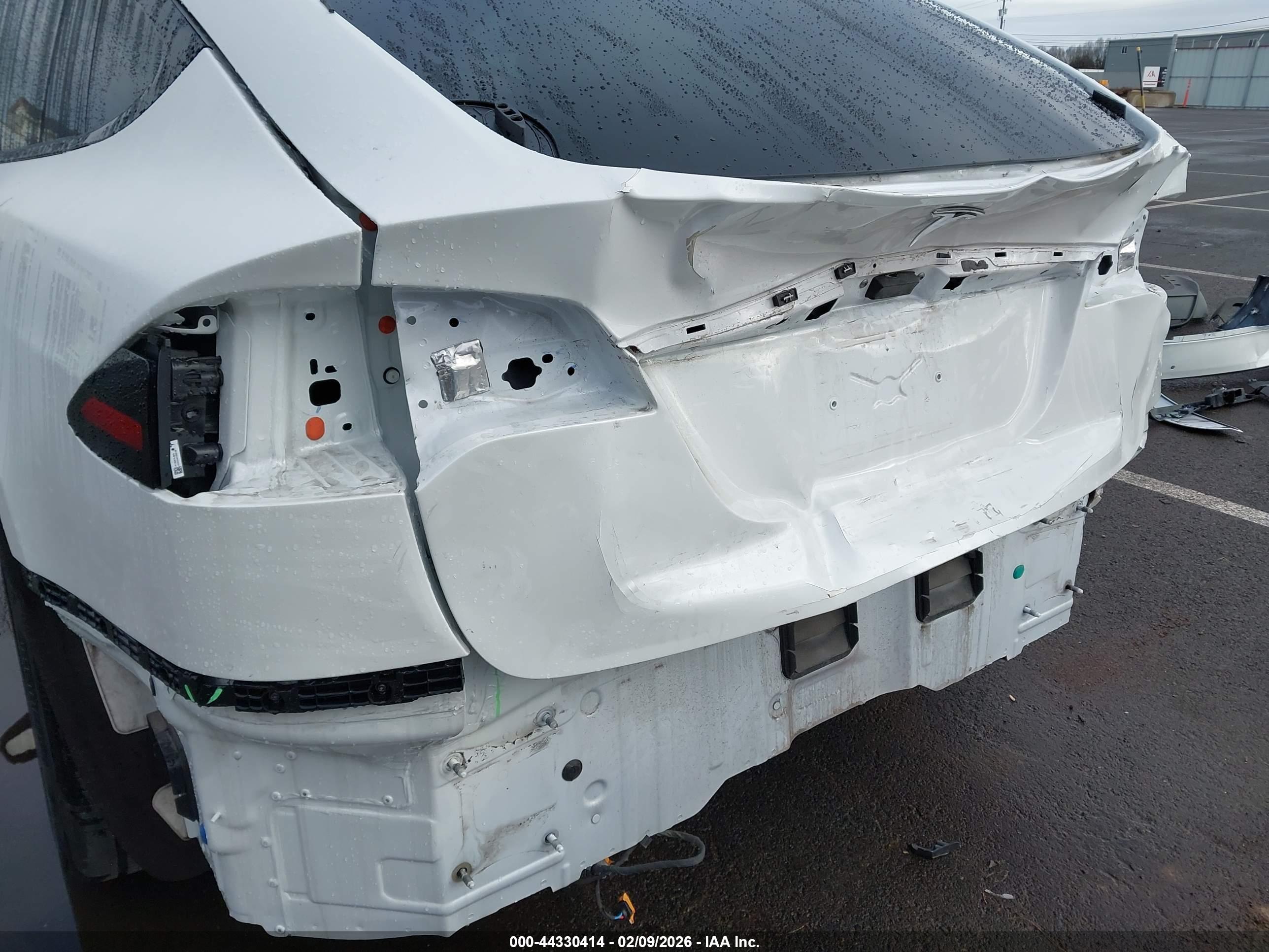 TESLA MODEL image 6