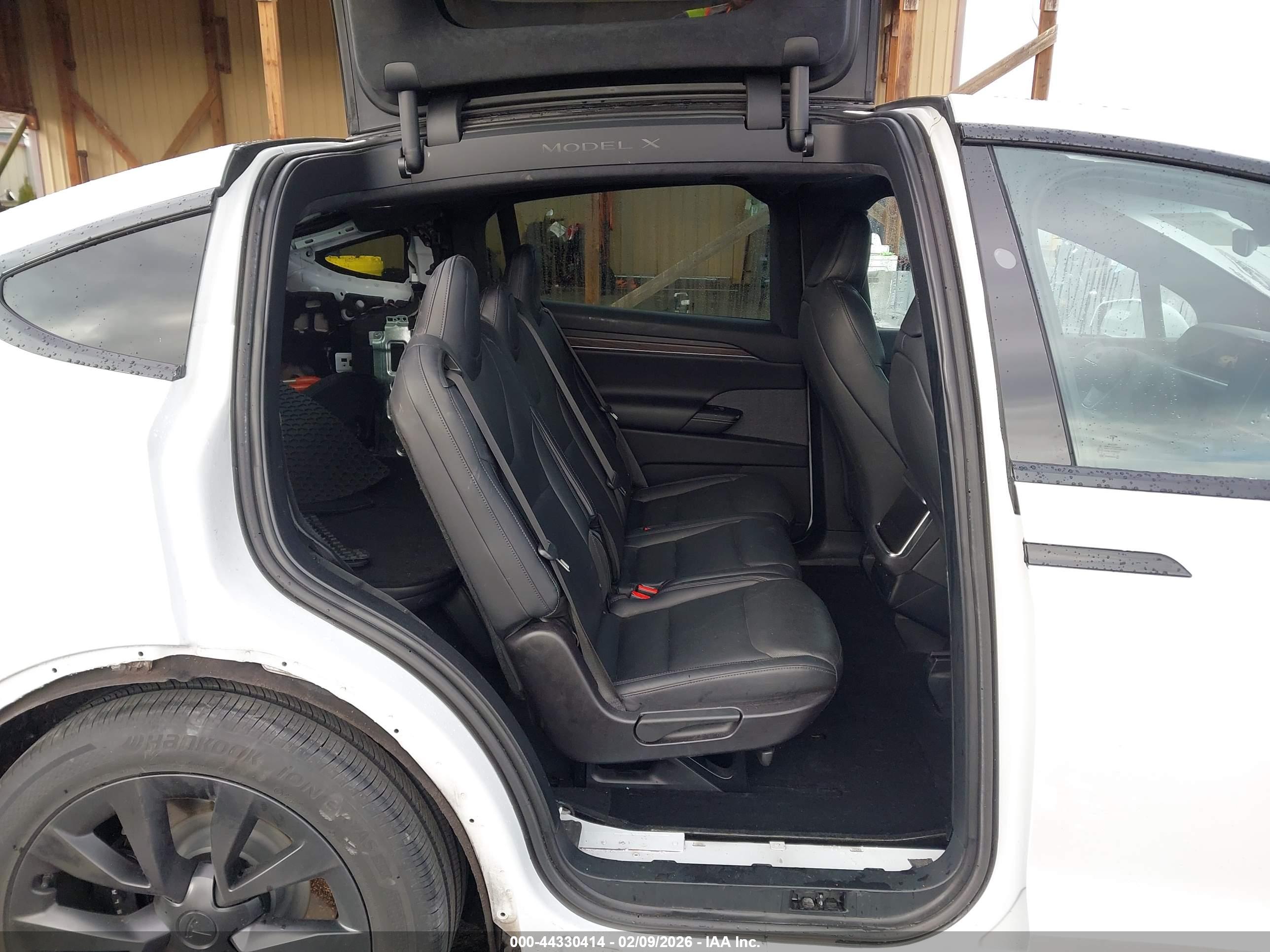 TESLA MODEL image 8