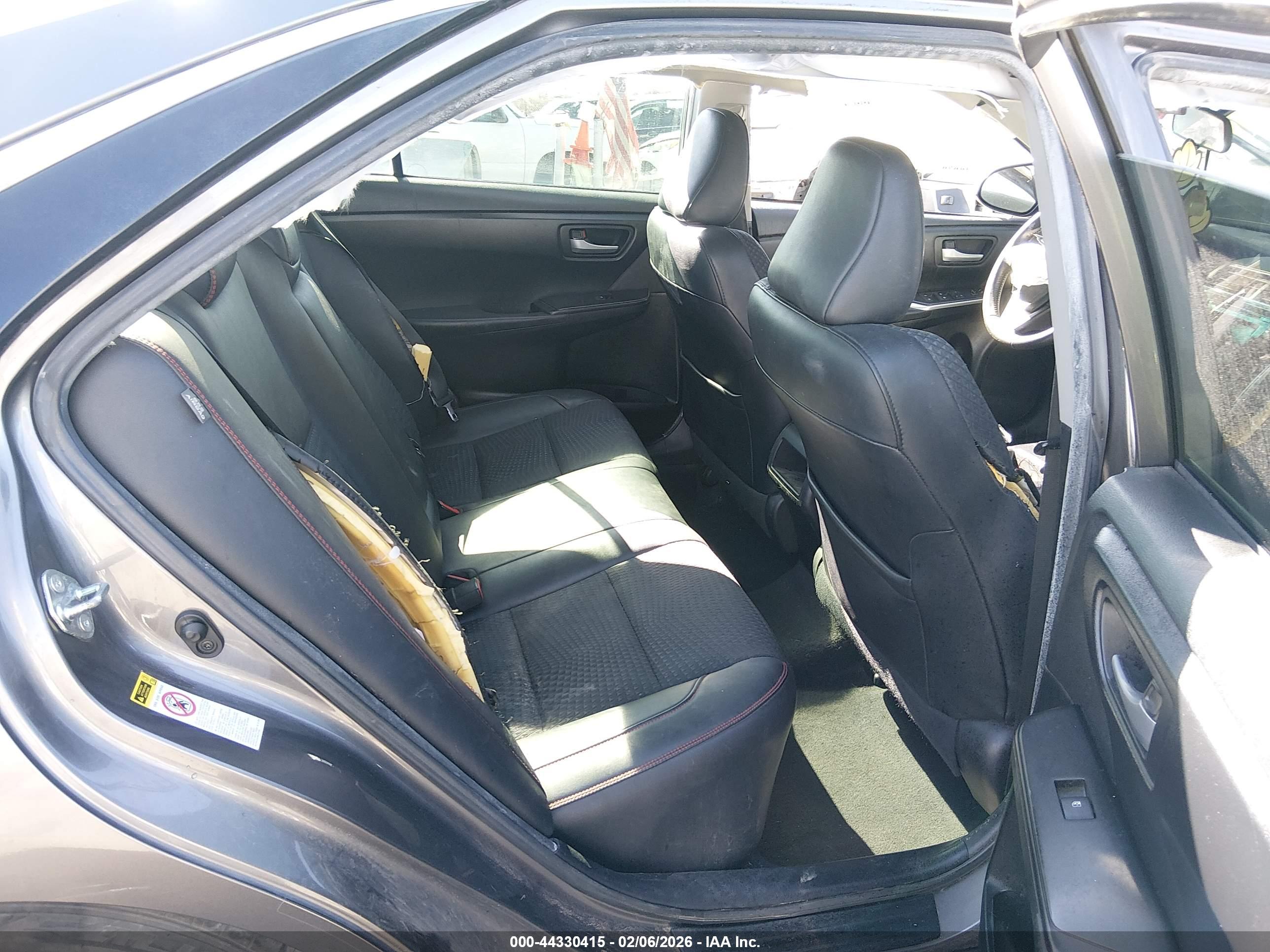 TOYOTA CAMRY image 8