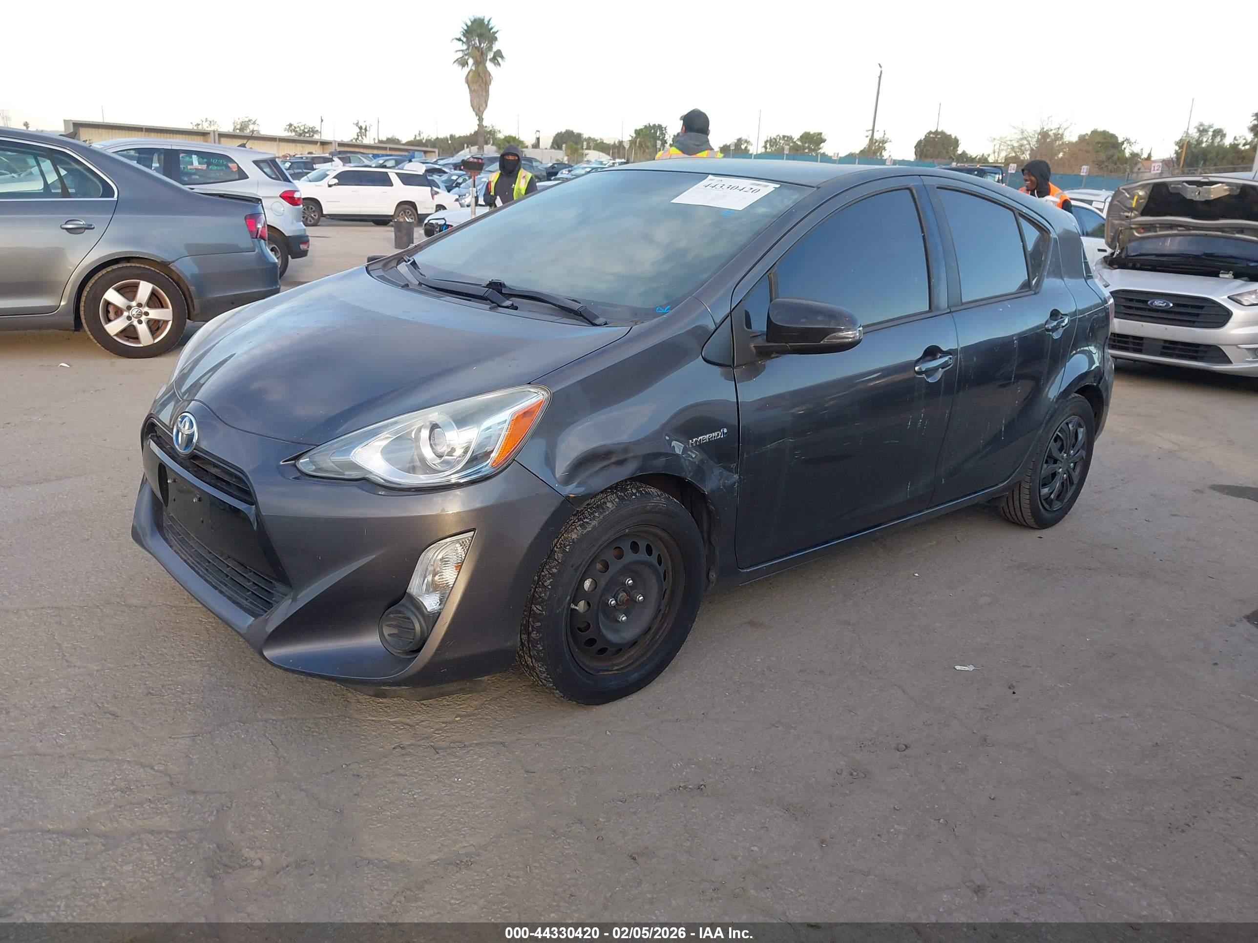 TOYOTA PRIUS image 2