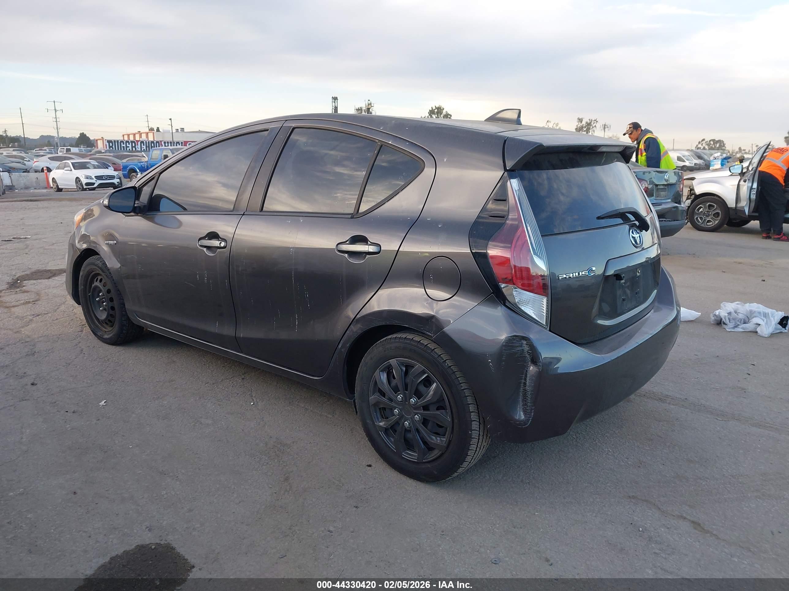 TOYOTA PRIUS image 3