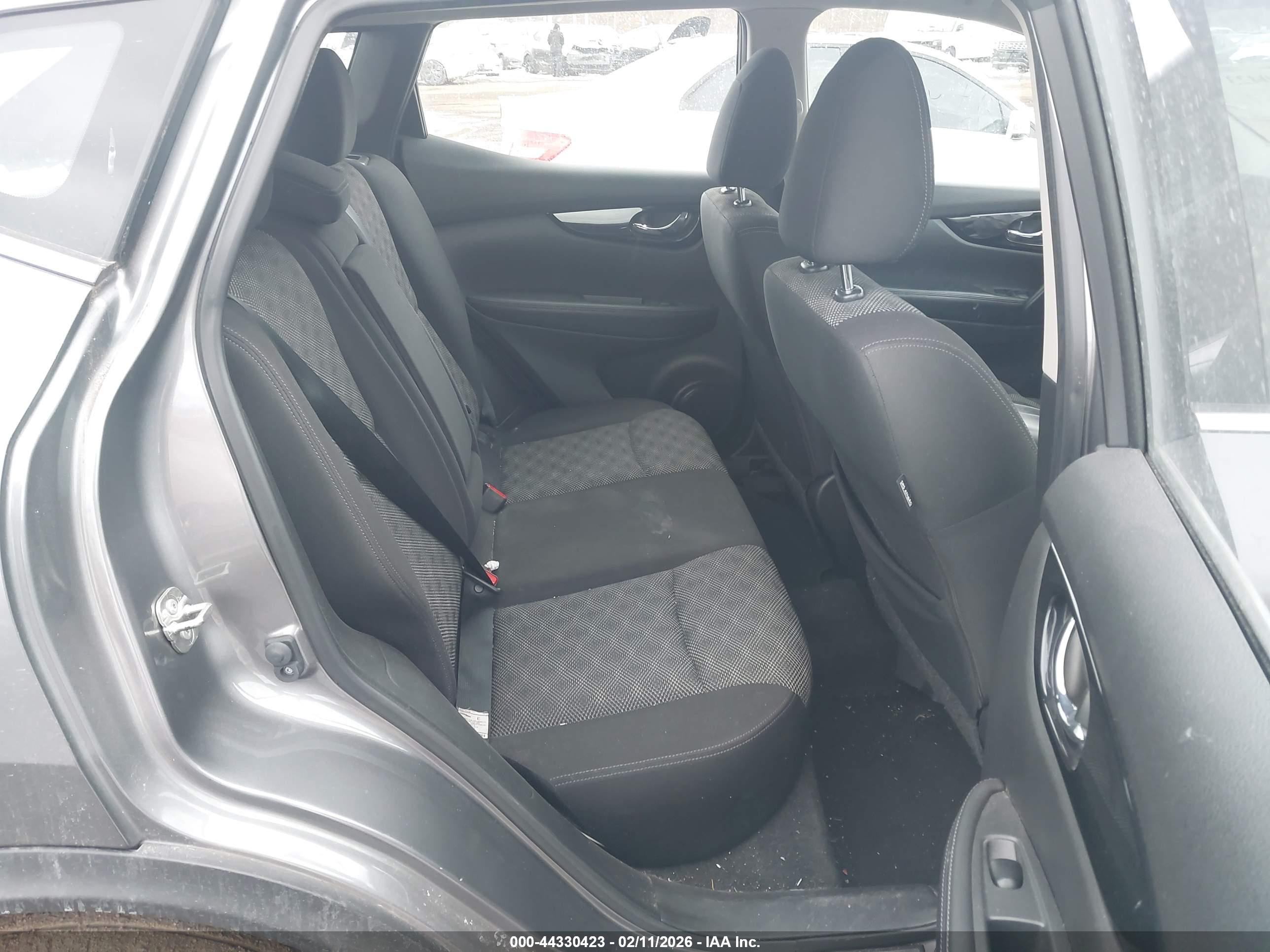 NISSAN ROGUE image 8