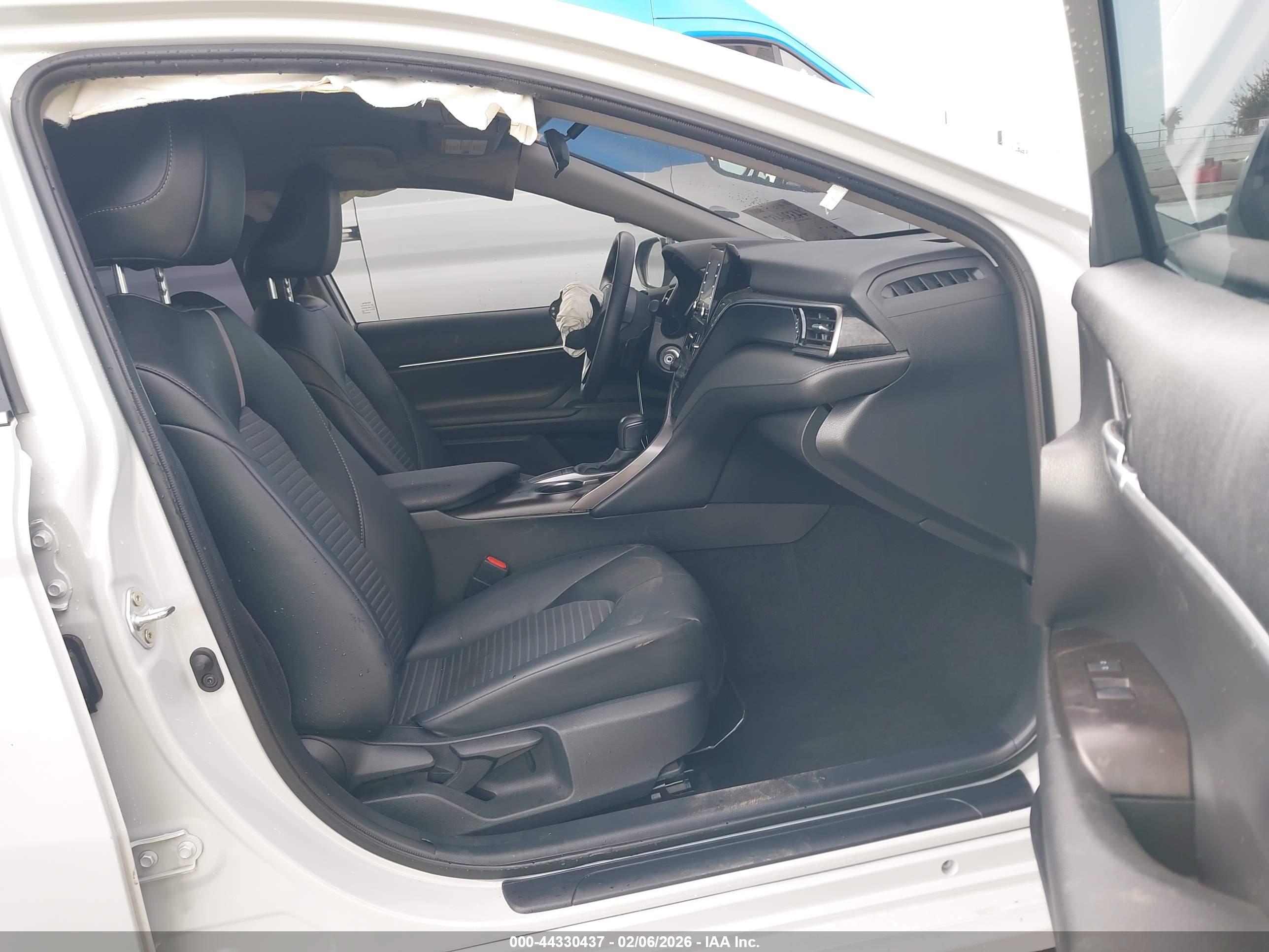 TOYOTA CAMRY image 5