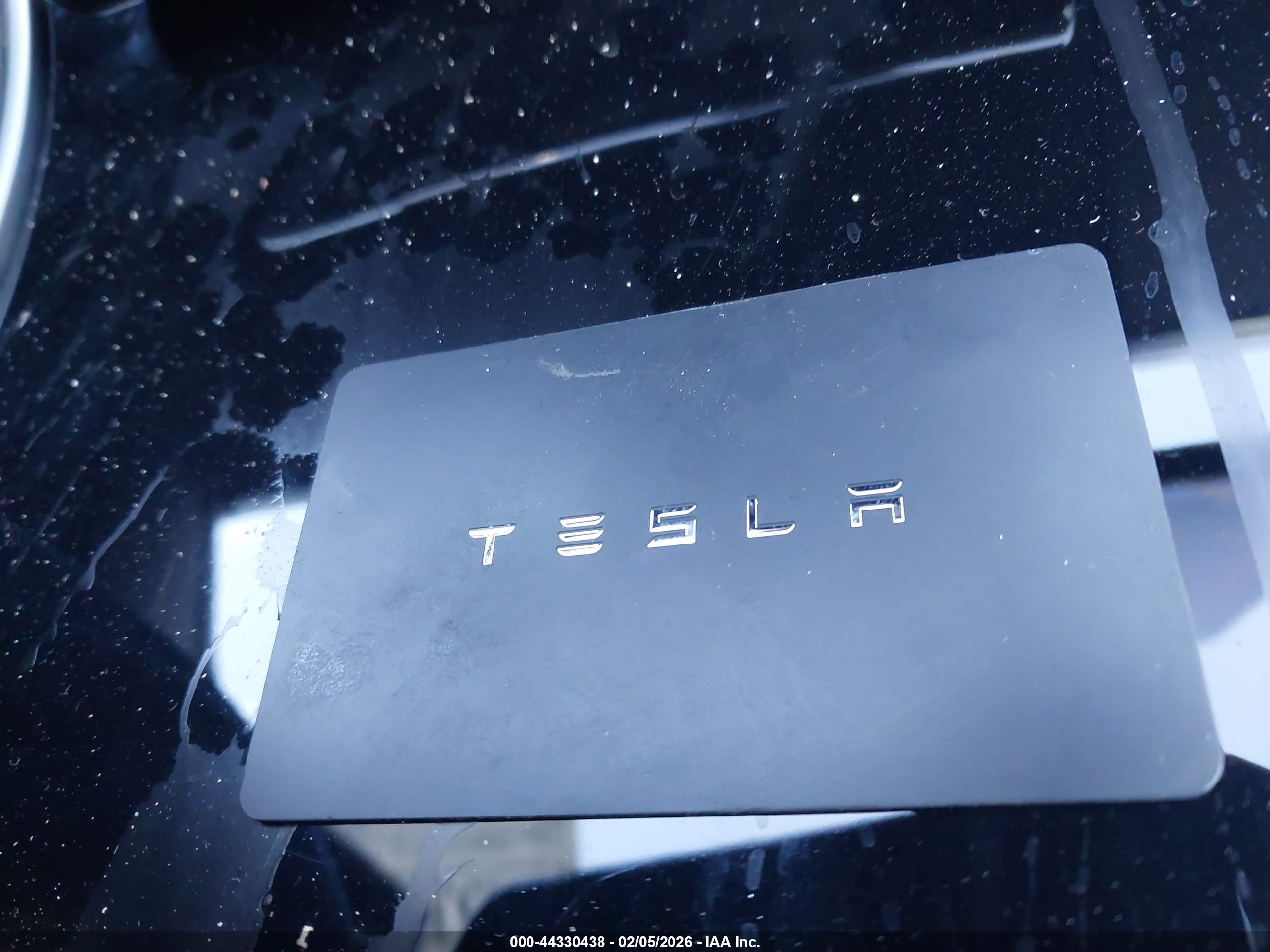 TESLA MODEL image 11