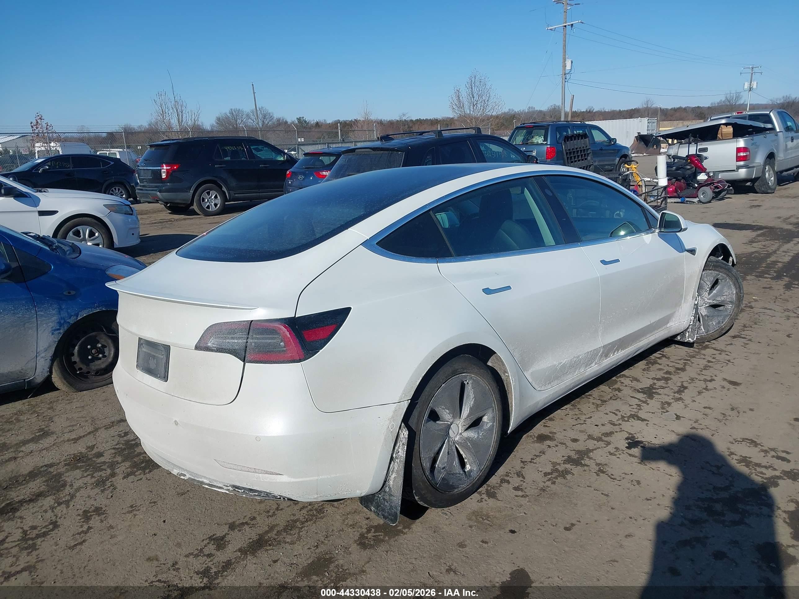 TESLA MODEL image 4