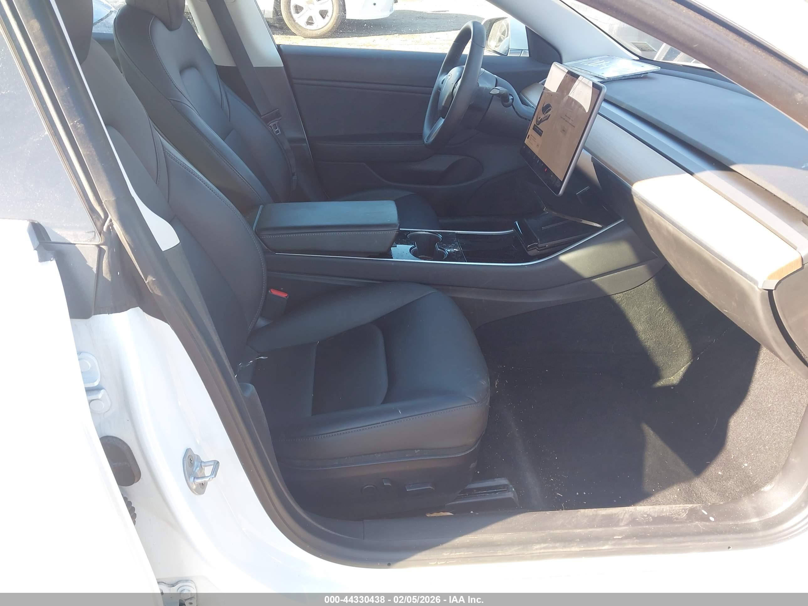 TESLA MODEL image 5