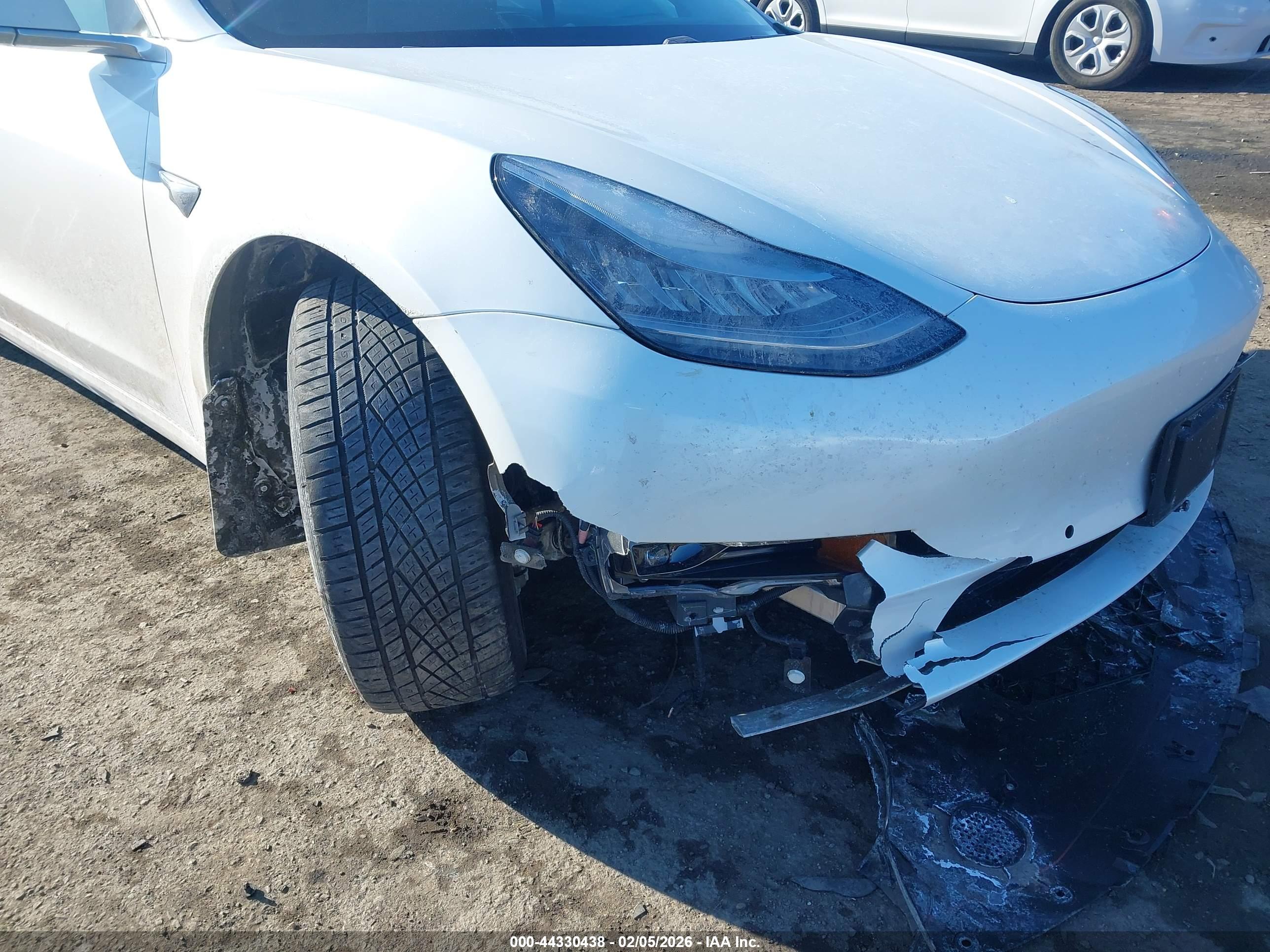 TESLA MODEL image 6