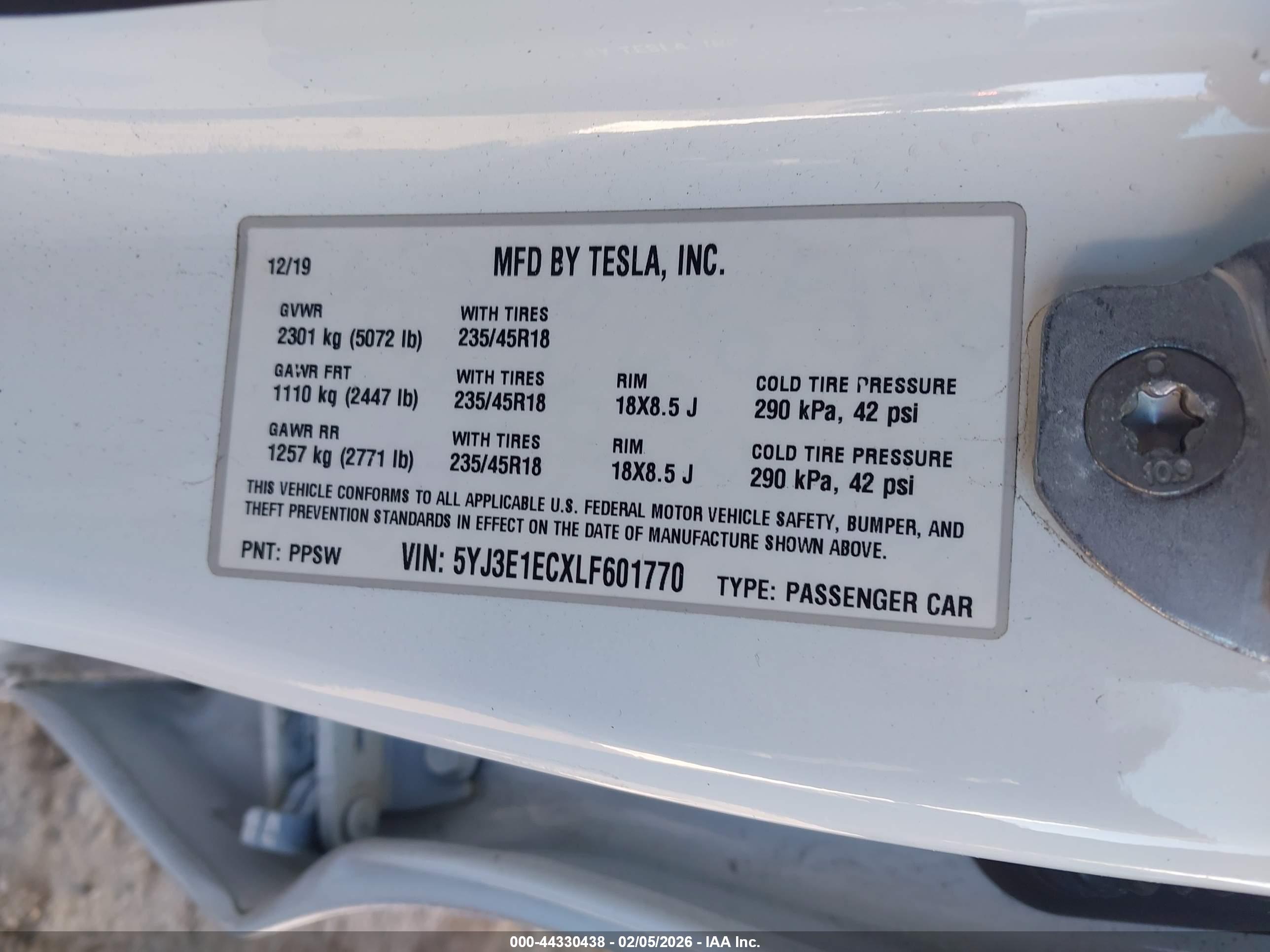 TESLA MODEL image 9