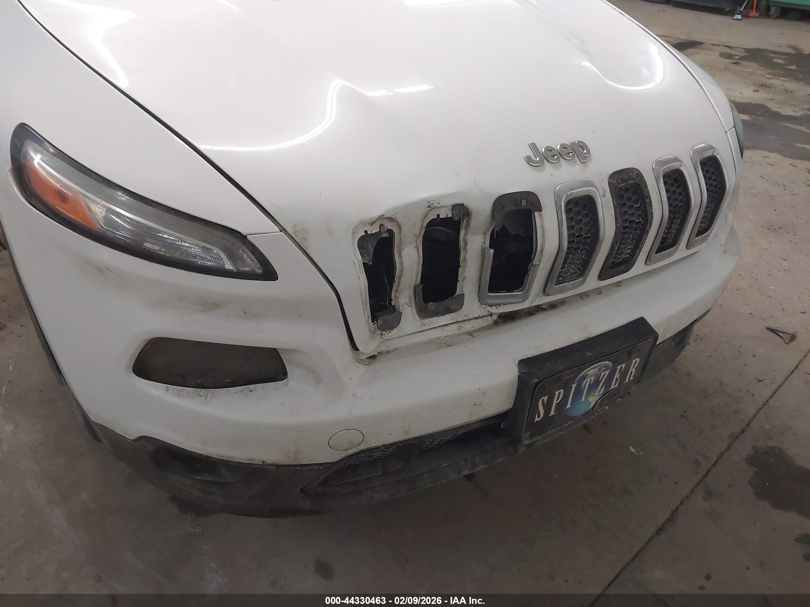 JEEP CHEROKEE image 6