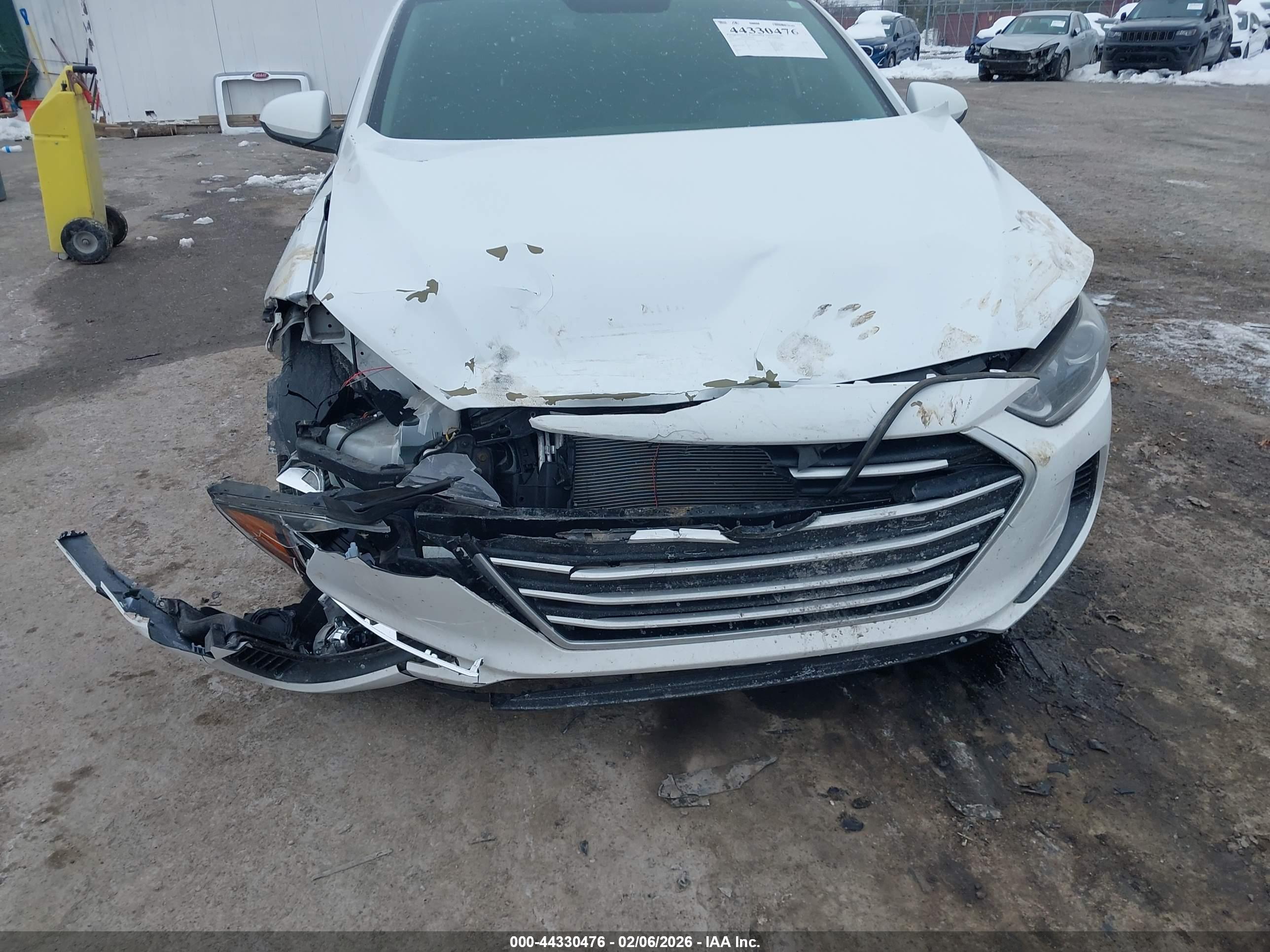 HYUNDAI ELANTRA image 6