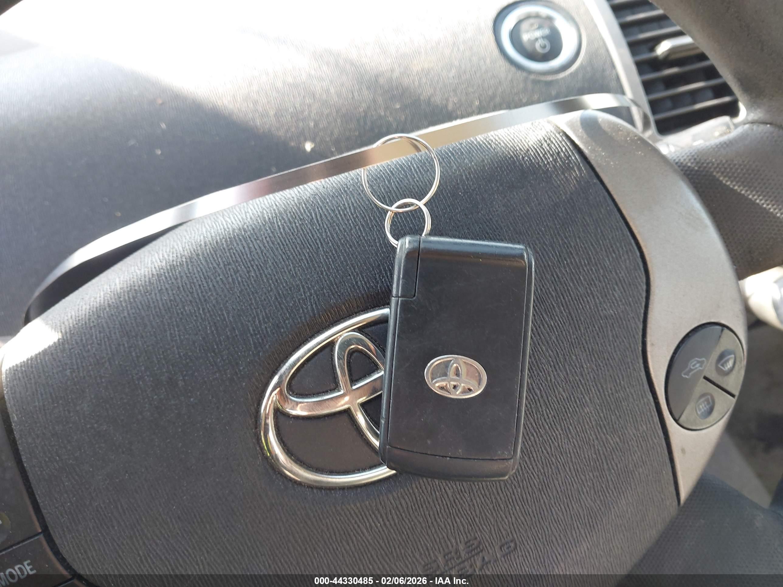 TOYOTA PRIUS image 11