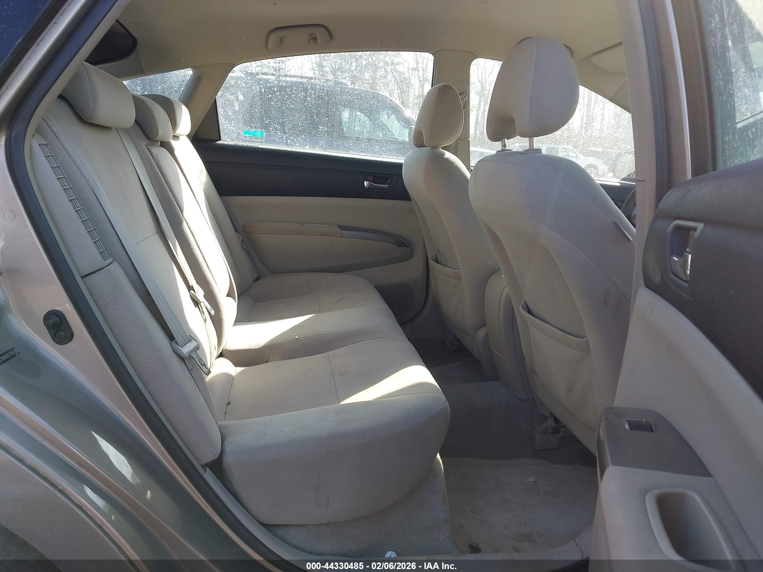 TOYOTA PRIUS image 8