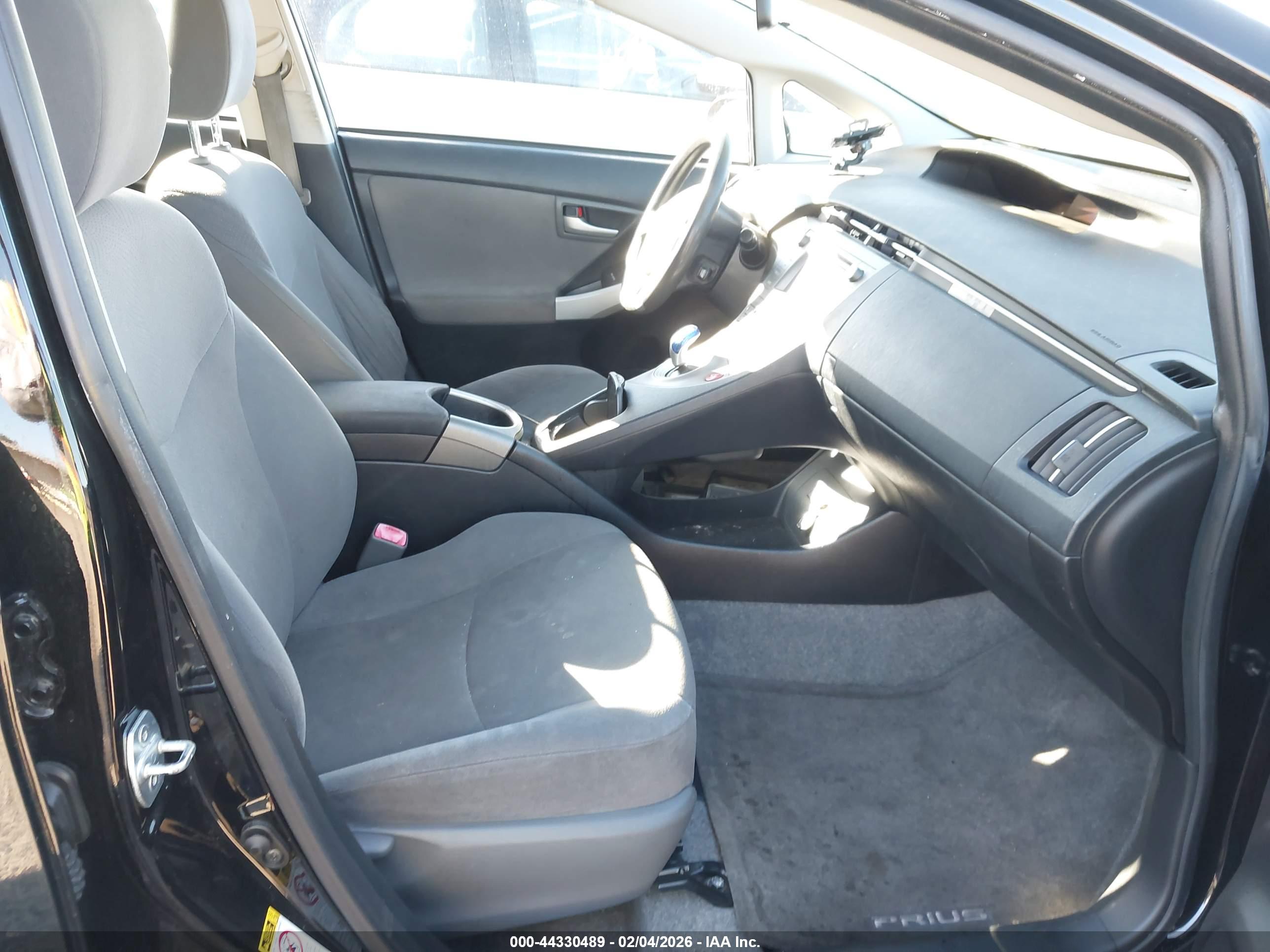 TOYOTA PRIUS image 5