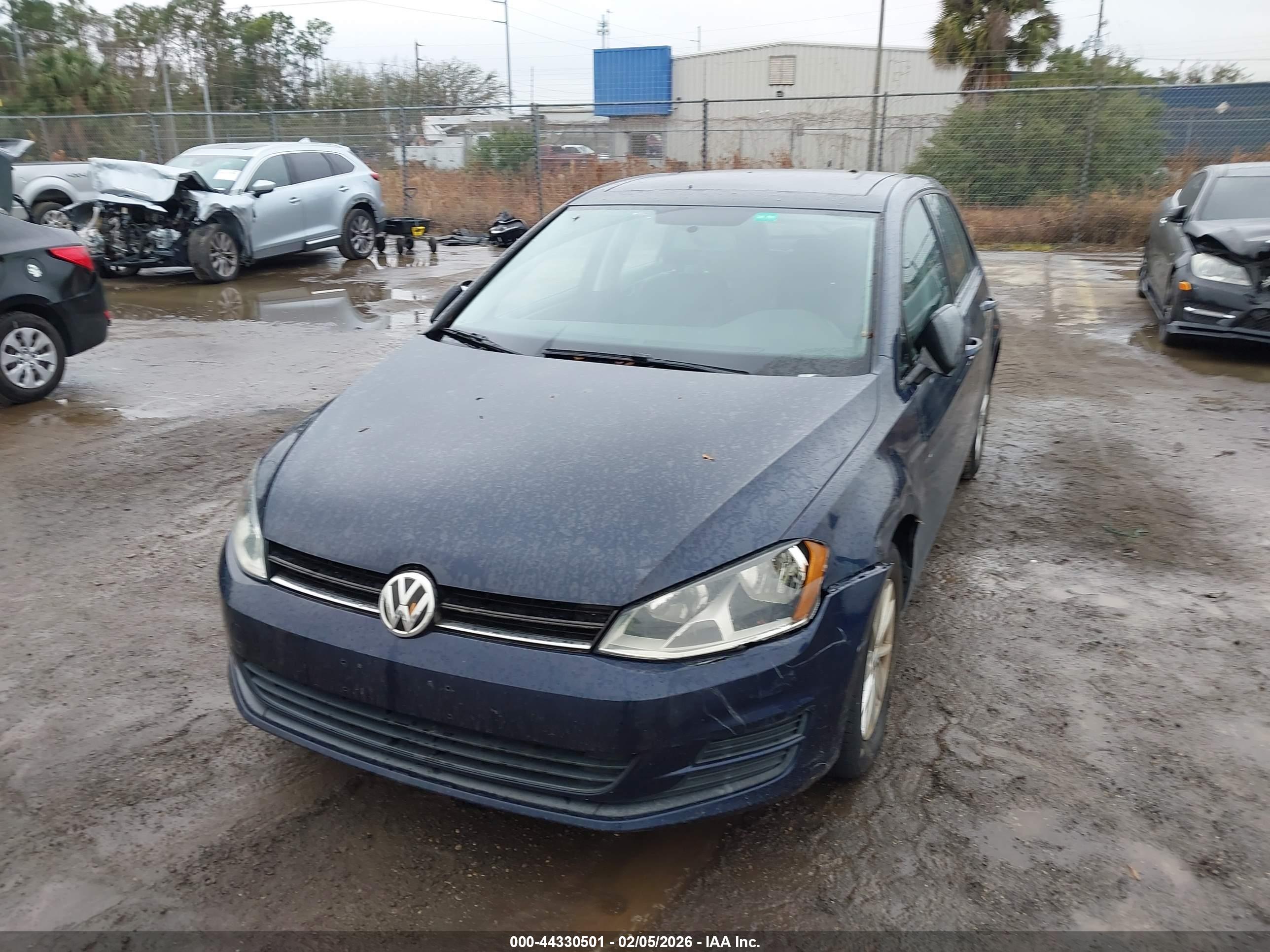 VOLKSWAGEN GOLF image 6