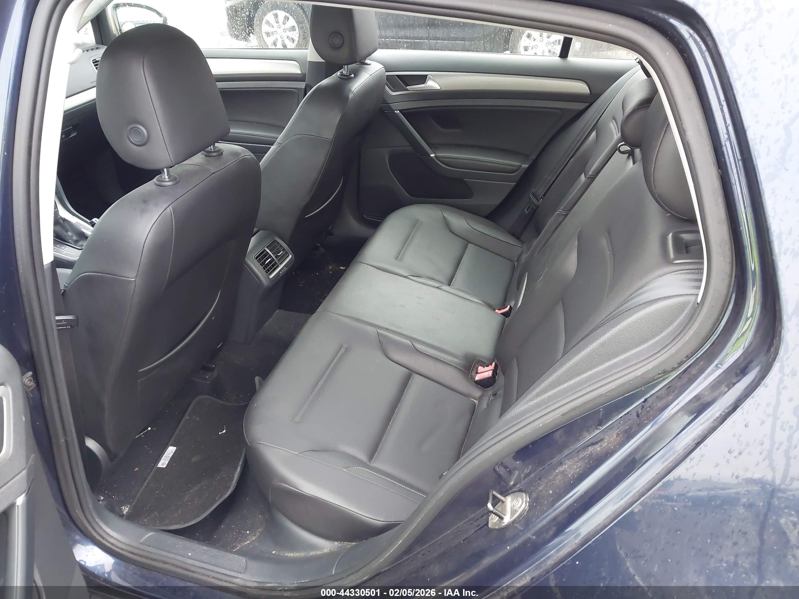 VOLKSWAGEN GOLF image 8