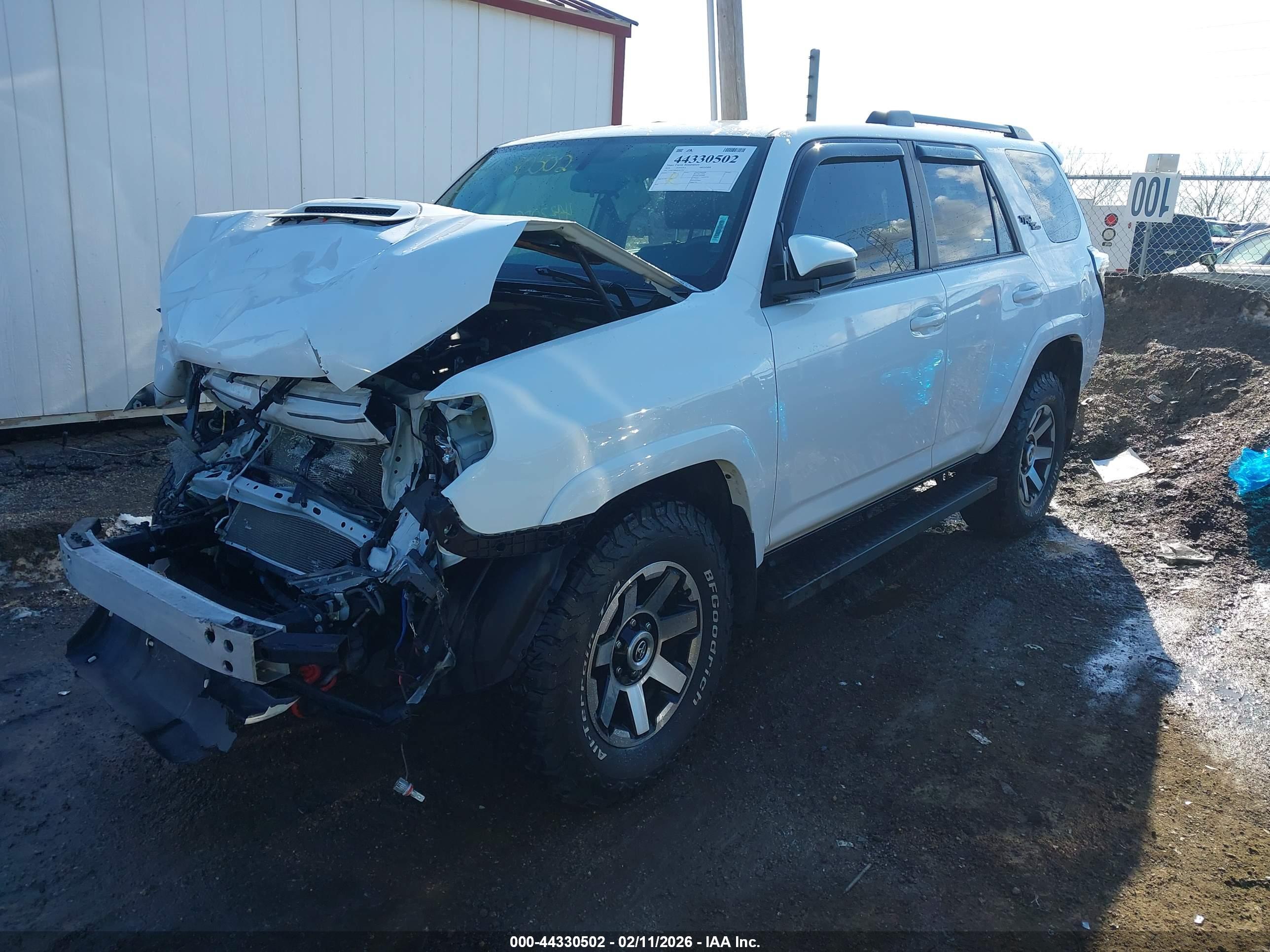 TOYOTA 4RUNNER image 2