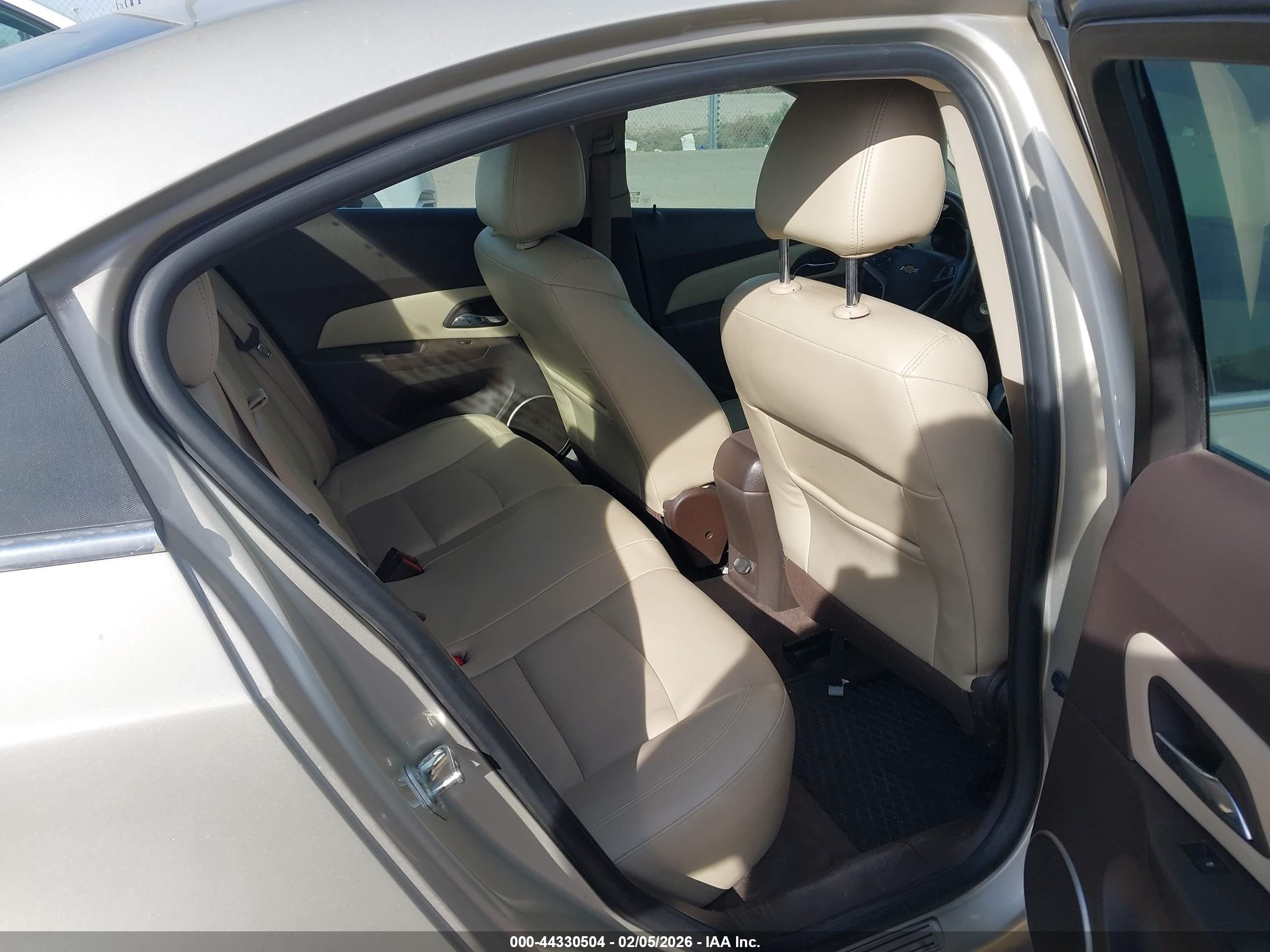 CHEVROLET CRUZE image 8