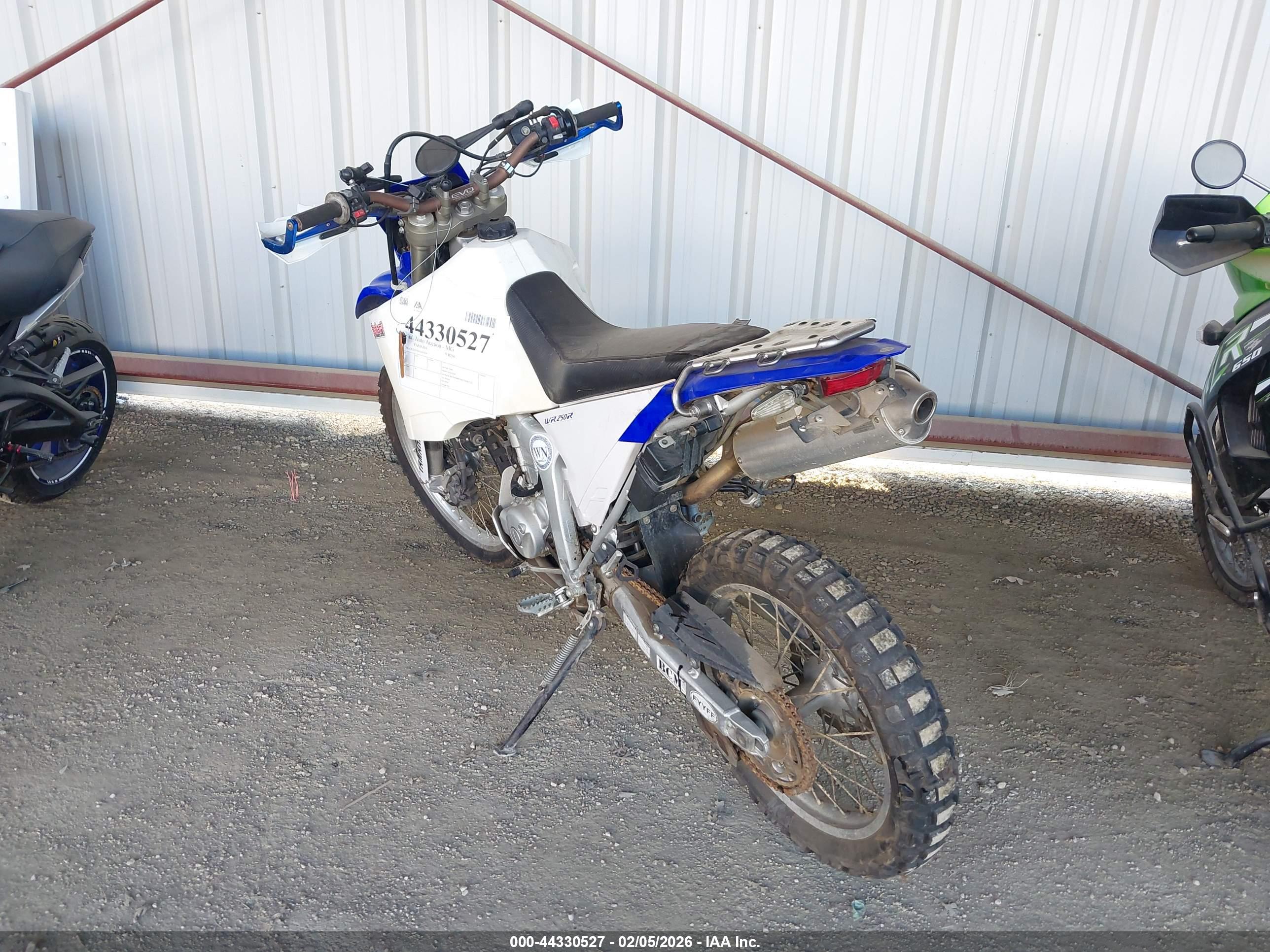 YAMAHA WR250 image 3
