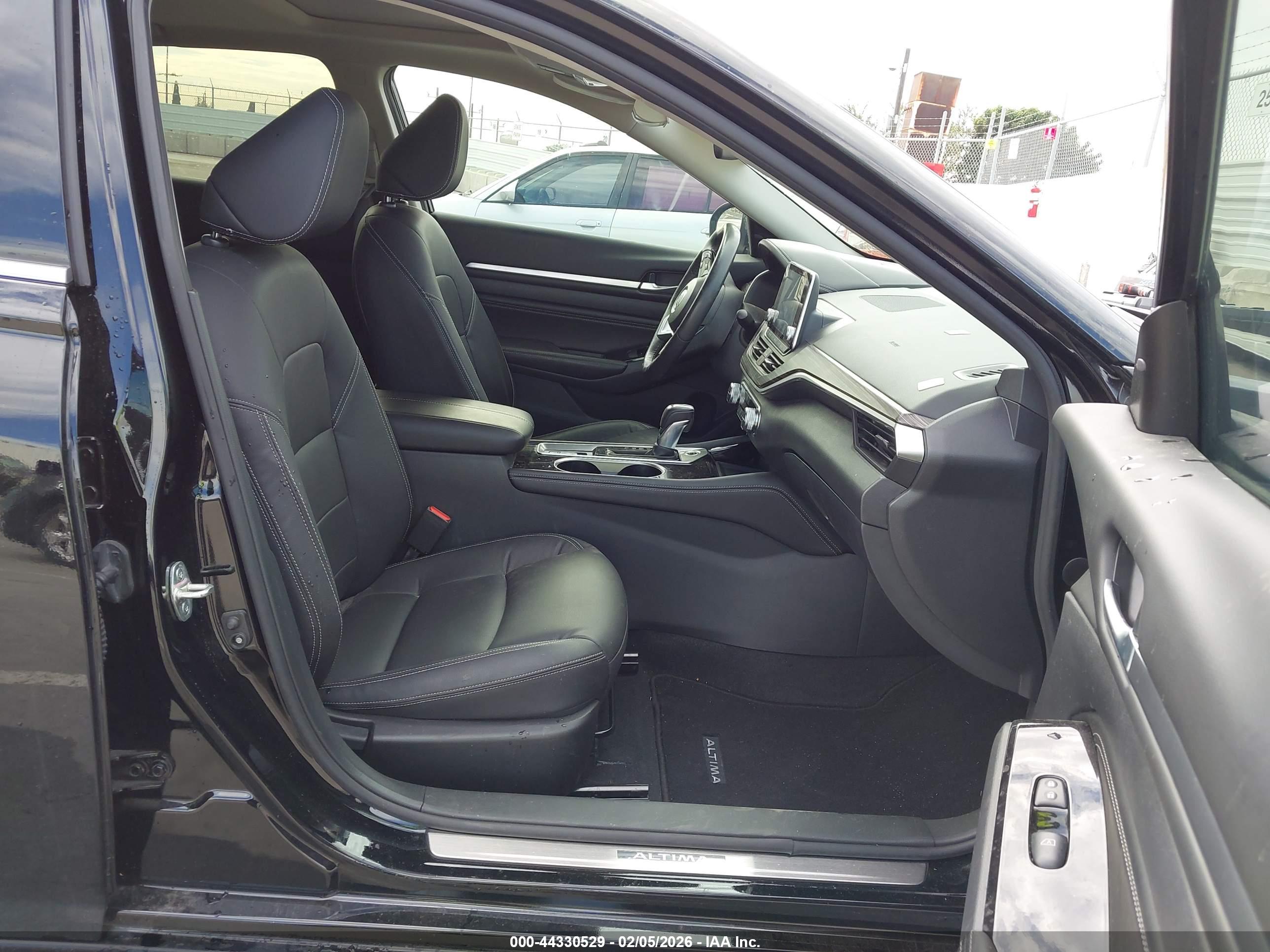 NISSAN ALTIMA image 5