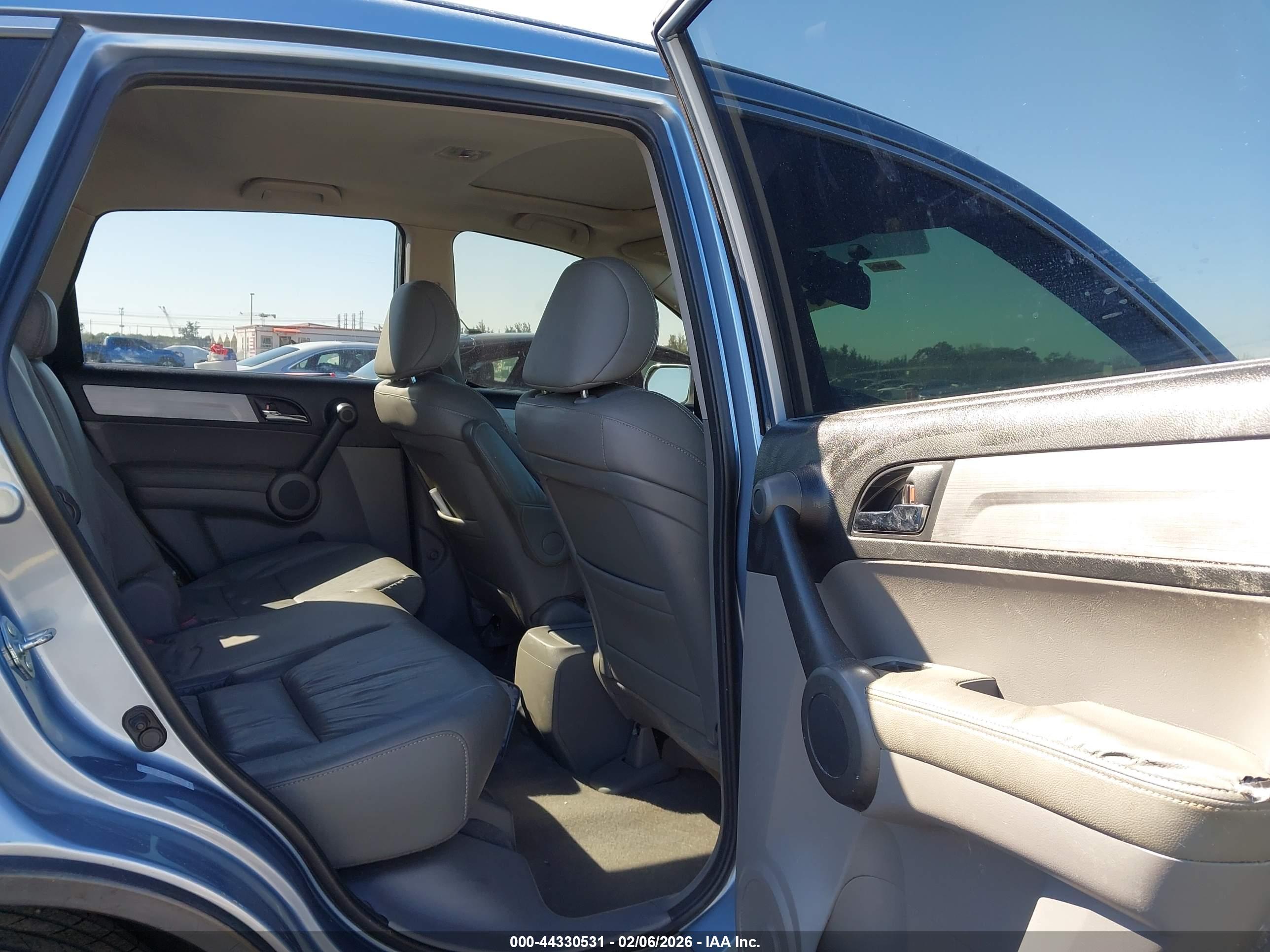 HONDA CR-V image 8