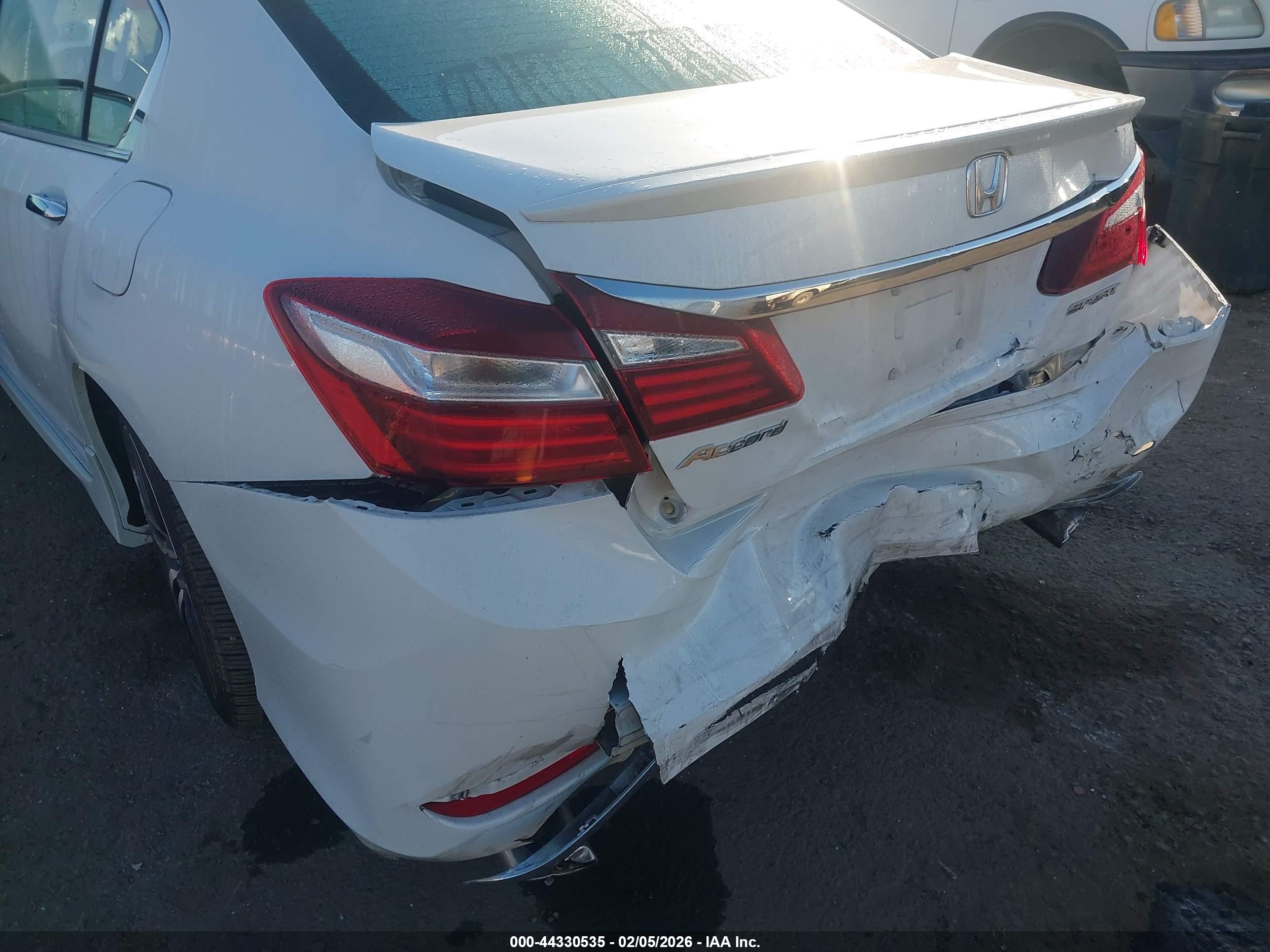 HONDA ACCORD image 6