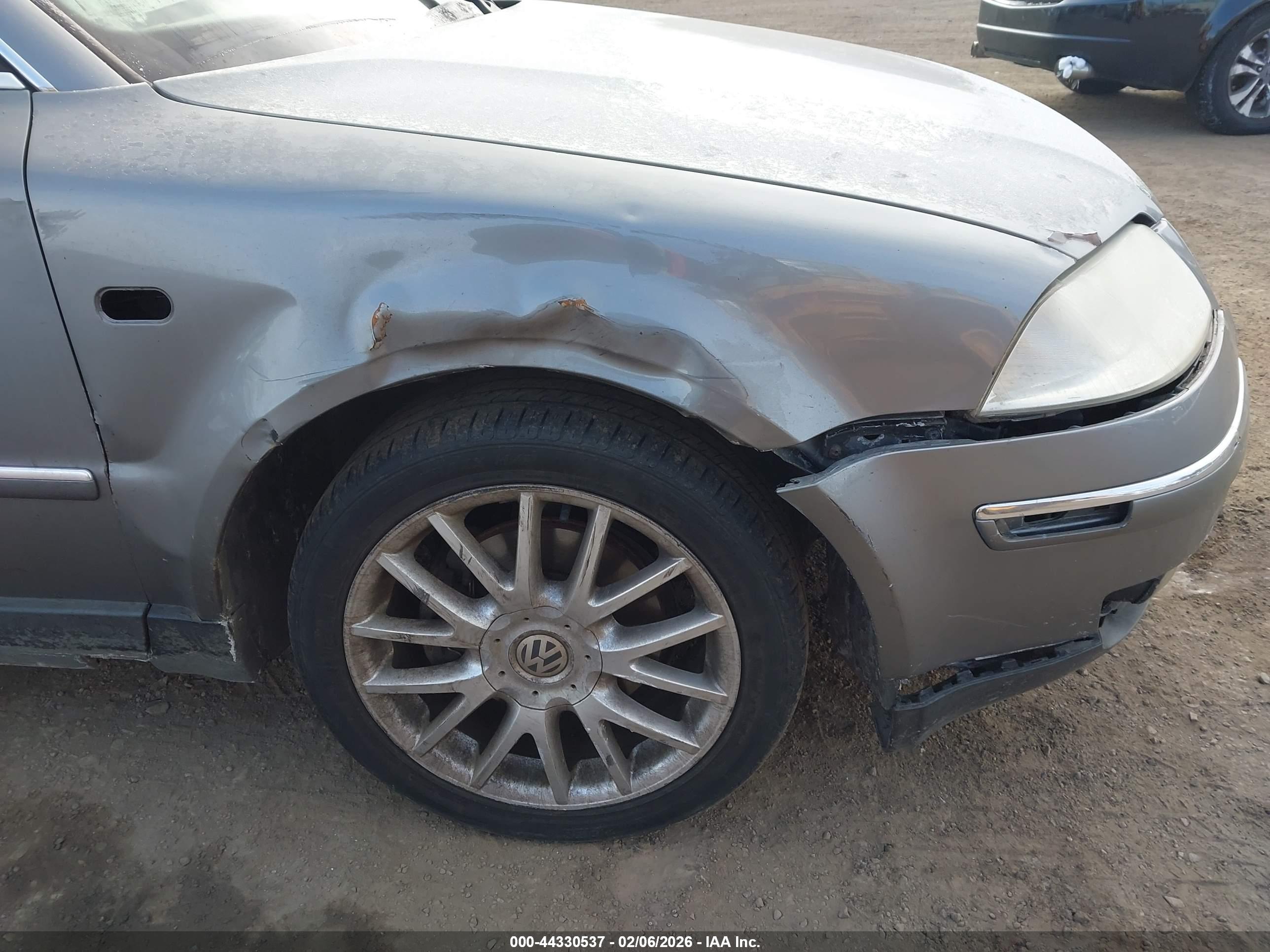 VOLKSWAGEN PASSAT image 6
