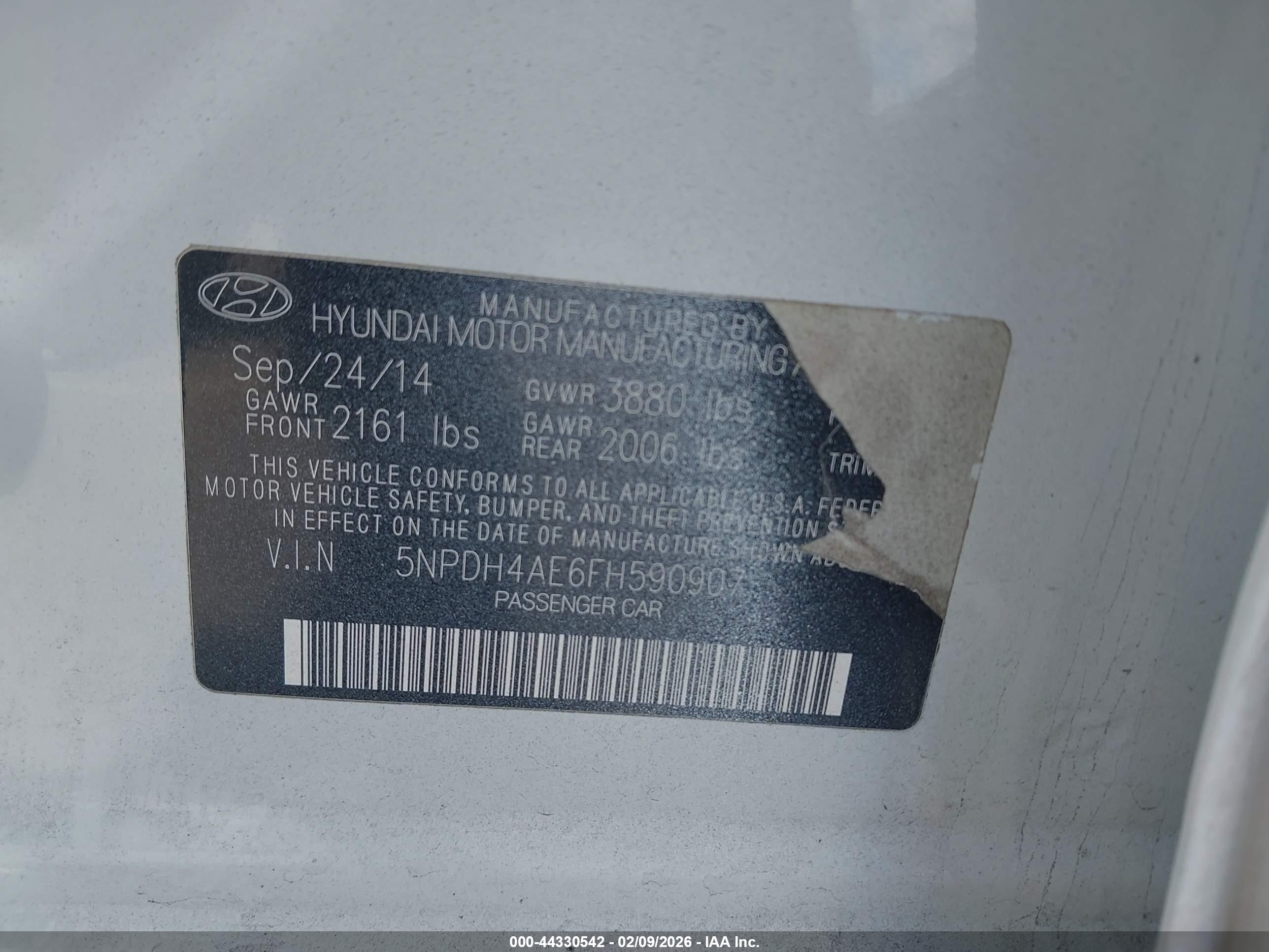 HYUNDAI ELANTRA image 9